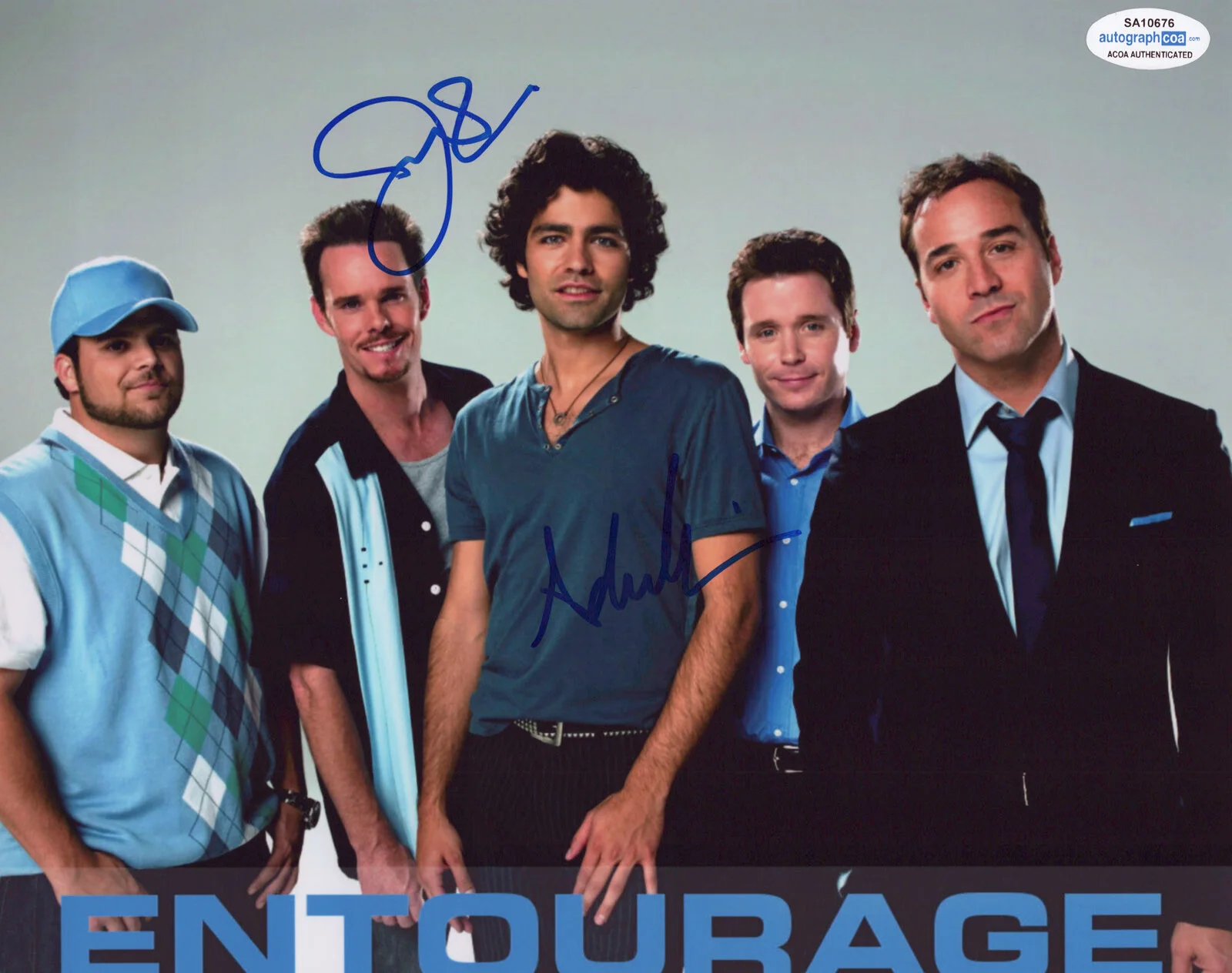 ADRIAN GRENIER, JEREMY PIVEN — Adrian Grenier & Jeremy Piven signed "ENTOURAGE" 8x10 Photo PROOF b ACOA COA, image 3