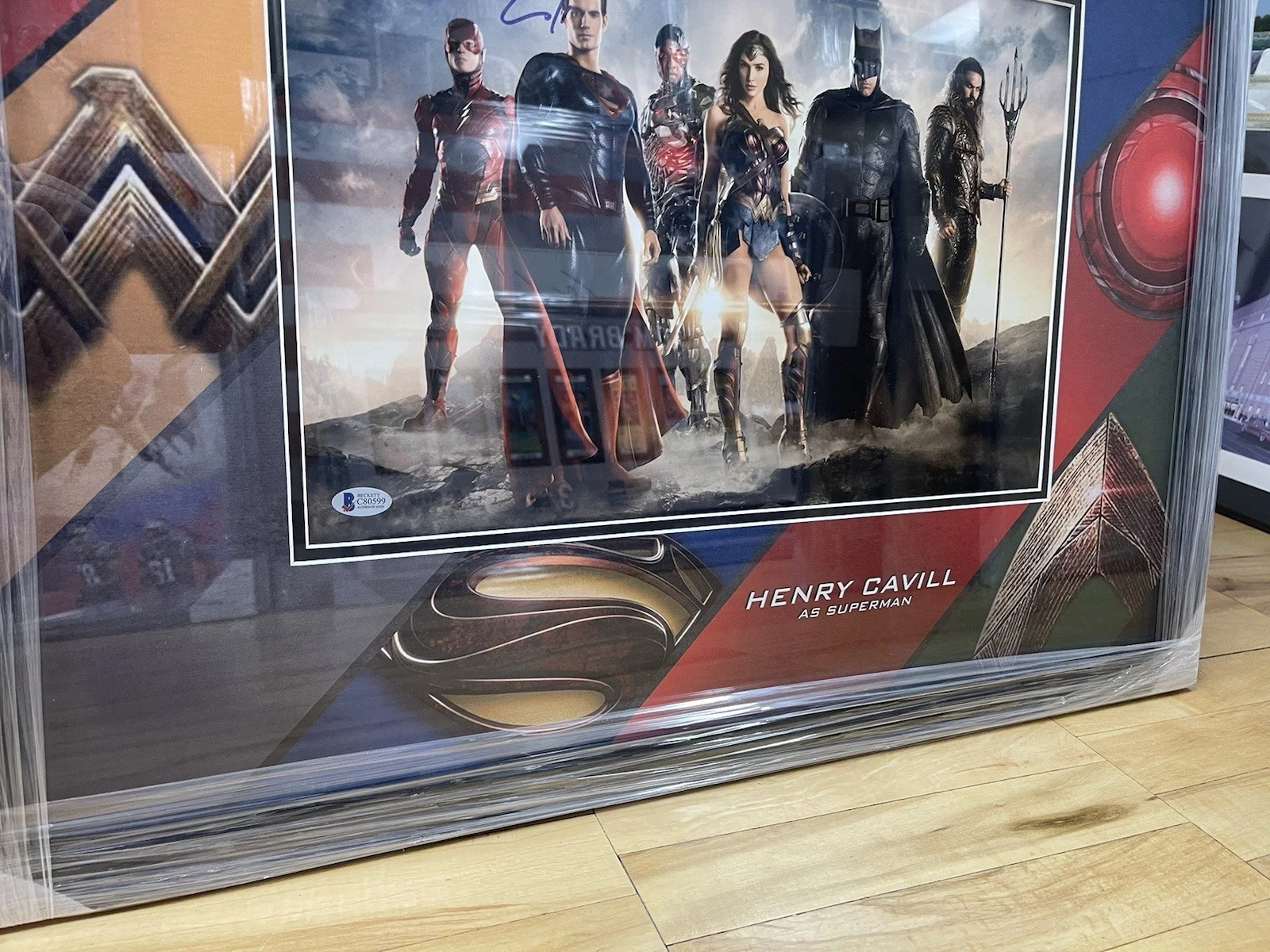 Henry Cavill — Henry Cavill Autographed/Framed 17x11 Superman Movie Poster BAS COA 28x22, изображение 3