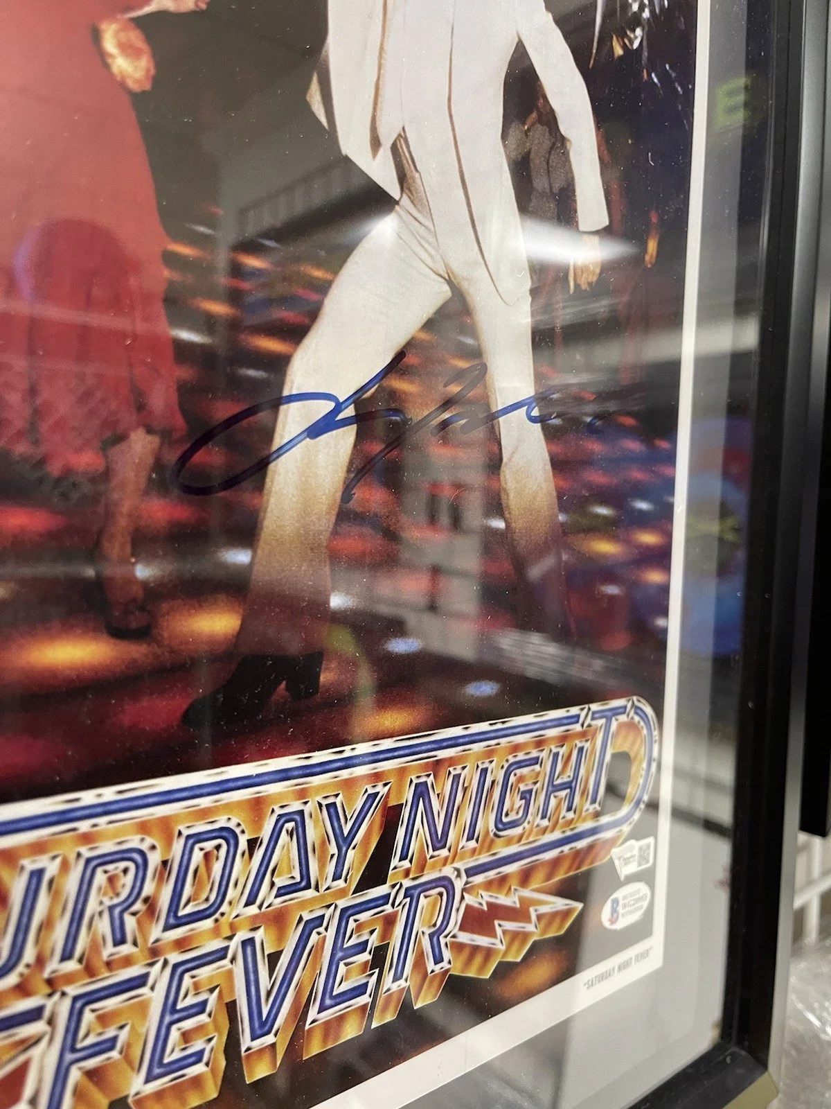 John Travolta — John Travolta Signed 11x17 Saturday Night Fever Cover Photo Fanatics COA 17x23, изображение 2