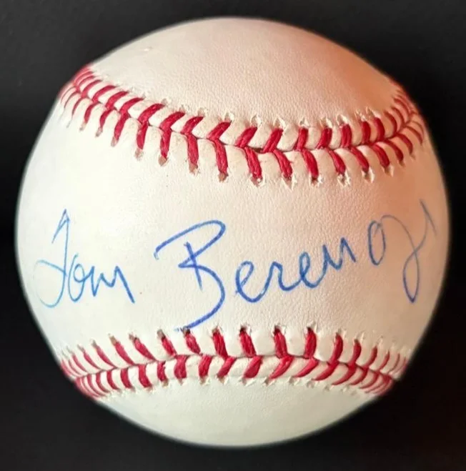 Tom Berenger — TOM BERENGER SIGNED AUTOGRAPH RAWLINGS BASEBALL MAJOR LEAGUE CHEERS PLATOON PSA