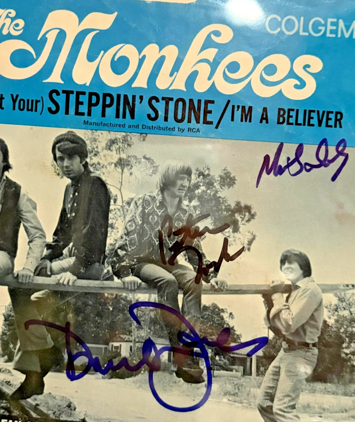Micky Dolenz, Davy Jones, Peter Tork — THE MONKEES X3 SIGNED ALBUM SLEEVE PSA ENCAPSULATED DOLENZ JONES TORK, изображение 2