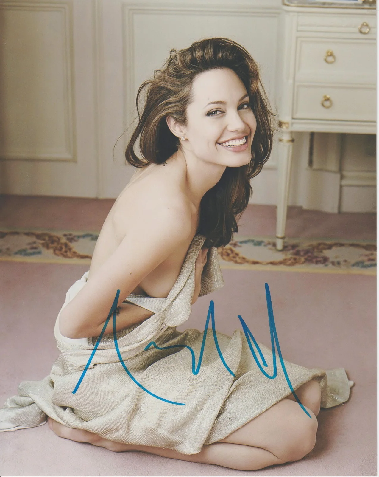 Angelina Jolie — Sexy ANGELINA JOLIE Signed Autographed 8x10 Glossy Photograph comes with COA