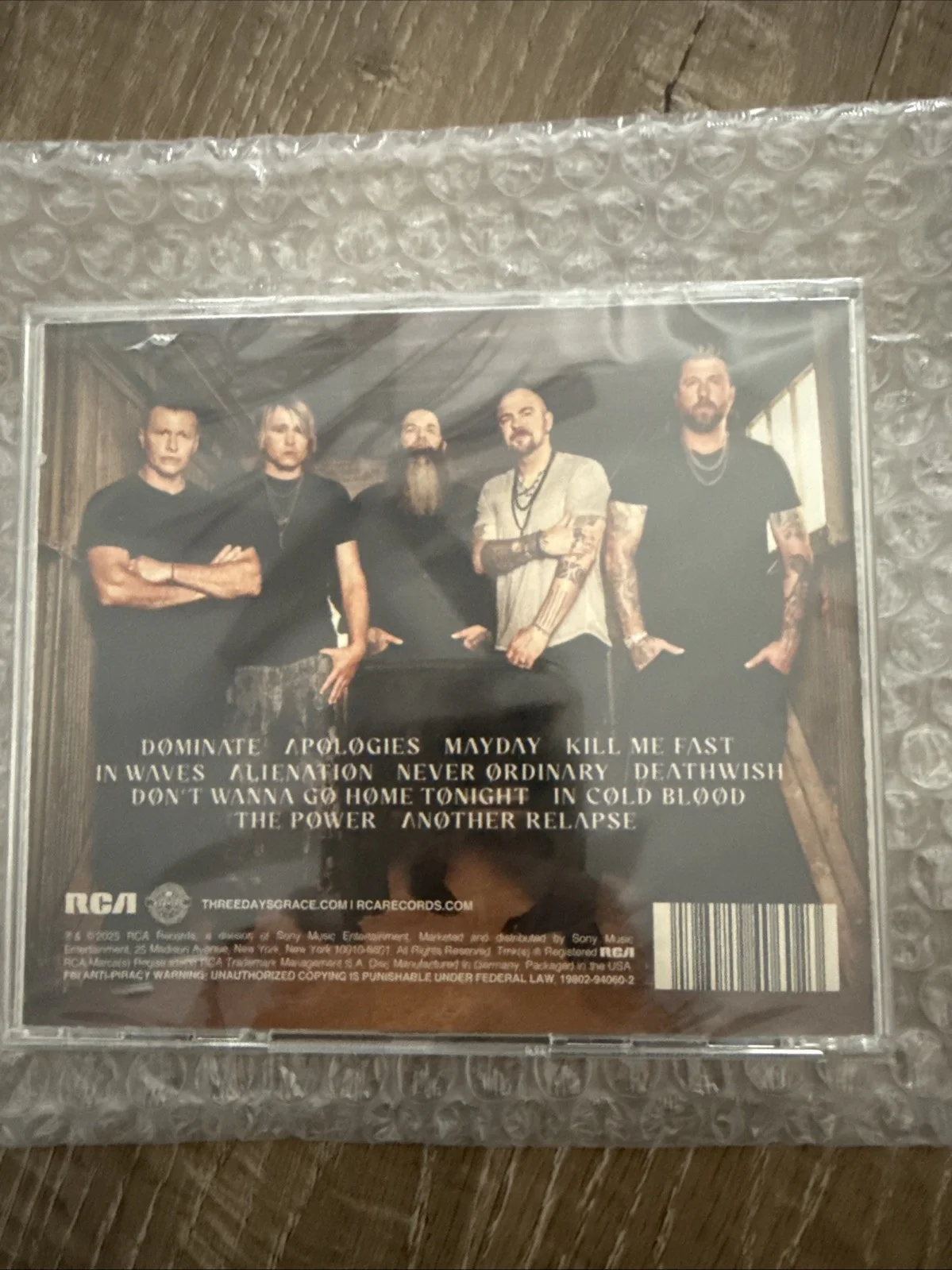 Three Days Grace-SIGNED Alienation CD-Band Signed-SOLD OUT-Sealed-Rare-Autograph, изображение 2