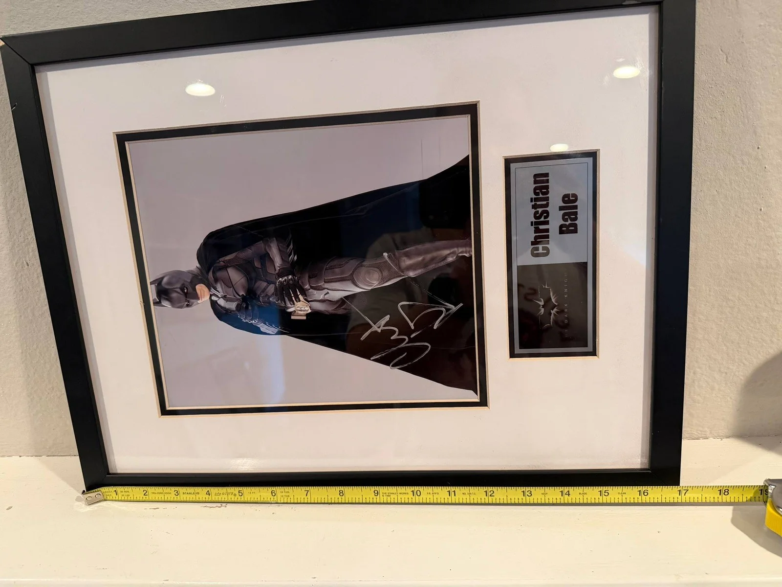 Christian Bale — Christian Bale Signed Batman Photo 13x17 Framed COA Piece of the Past, изображение 5