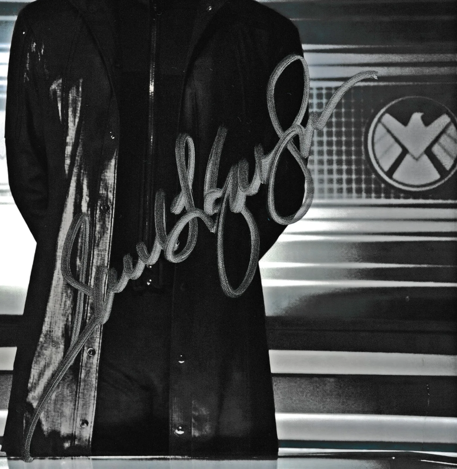 Samuel L. Jackson — Samuel L Jackson signed Avengers 8x10 autographed photo comes with hologram COA, image 3
