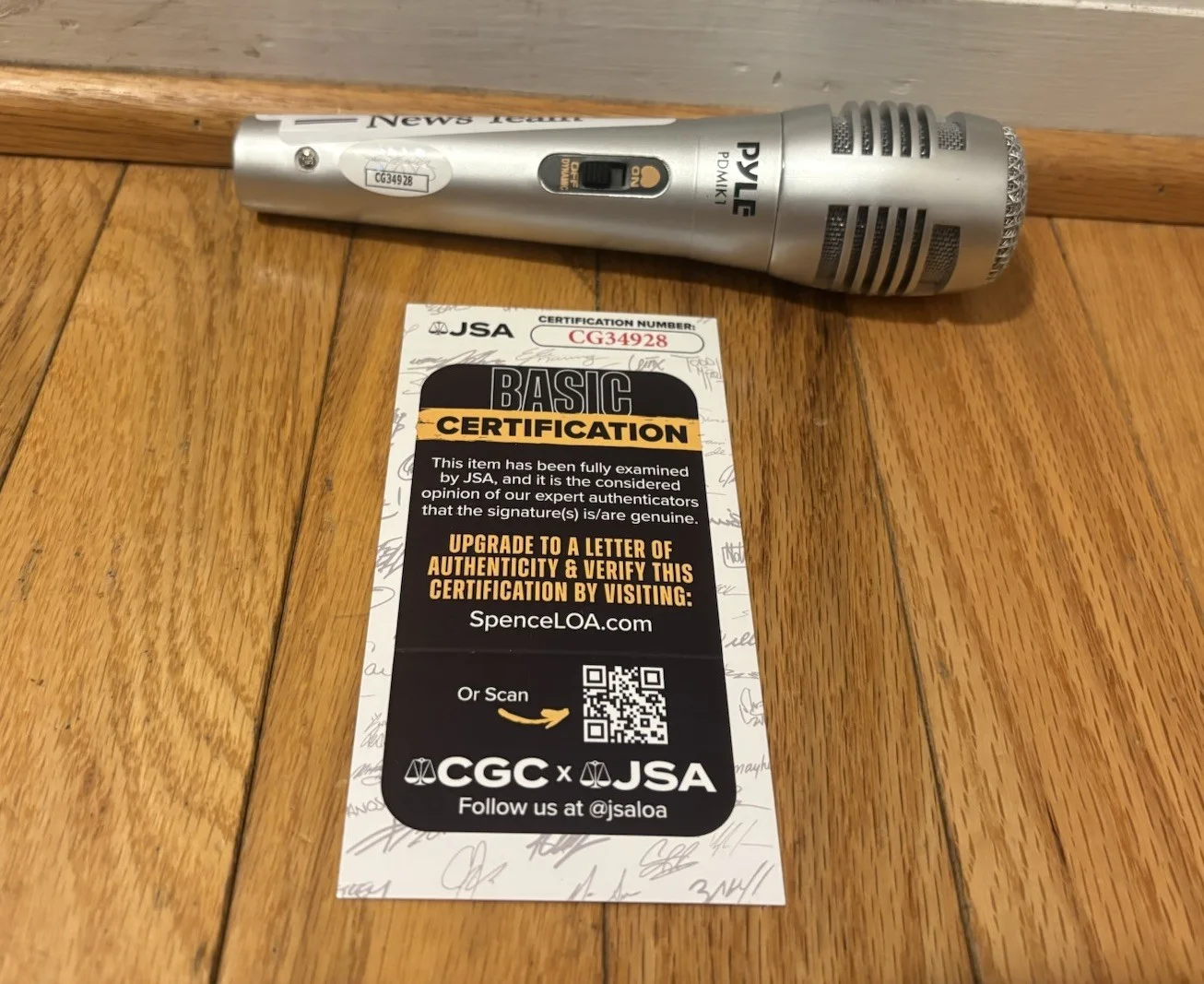 J.K. Simmons — SPIDERMAN JONAH JAMESON J.K. SIMMONS SIGNED DAILY BUGLE LOGO MICROPHONE JSA COA, image 4