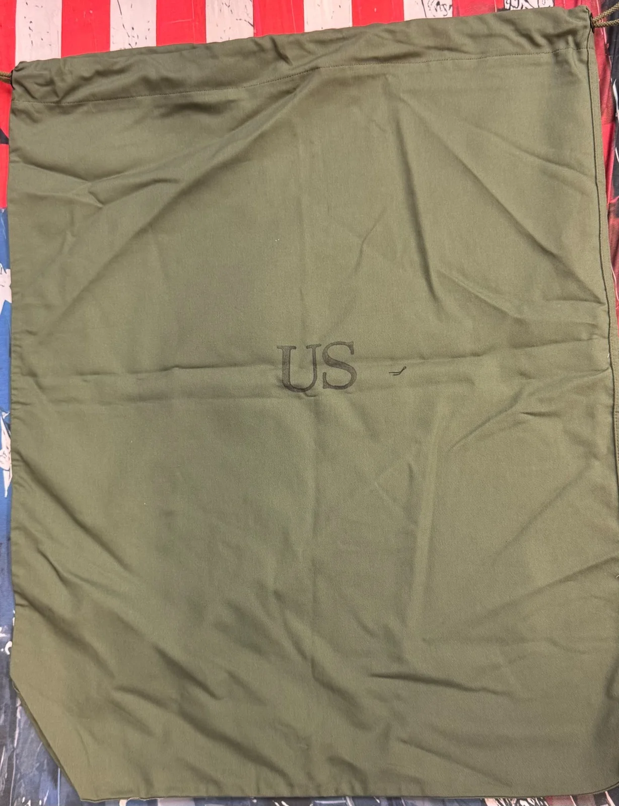 Jon Bernthal — THE PUNISHER Jon Bernthal "Frank Castle" Custom Laundry Military Bag Signed JSA, image 4