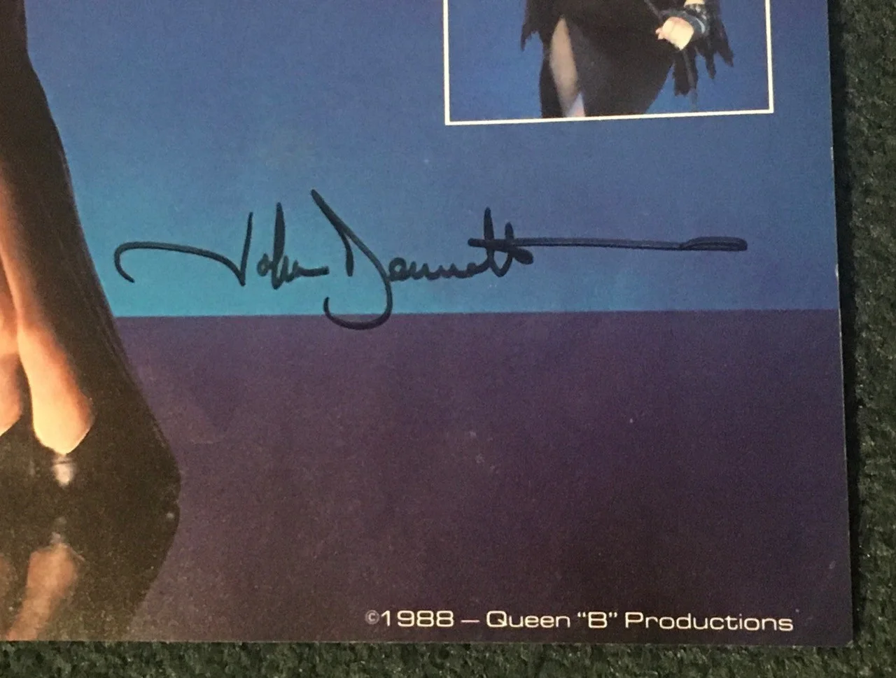 John Dennett — ELVIRA model kit 1988 ORIGINAL promo flyer! sculptor JOHN DENNETT AUTOGRAPHED!, изображение 2