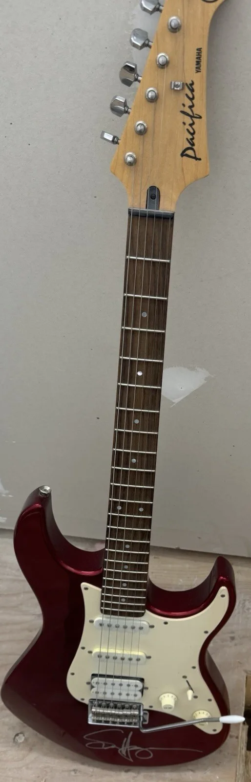 Pacifica-Yamaha PAC 012 Electric Guitar Signed Bye Sammy Hagar Autograph, image 2