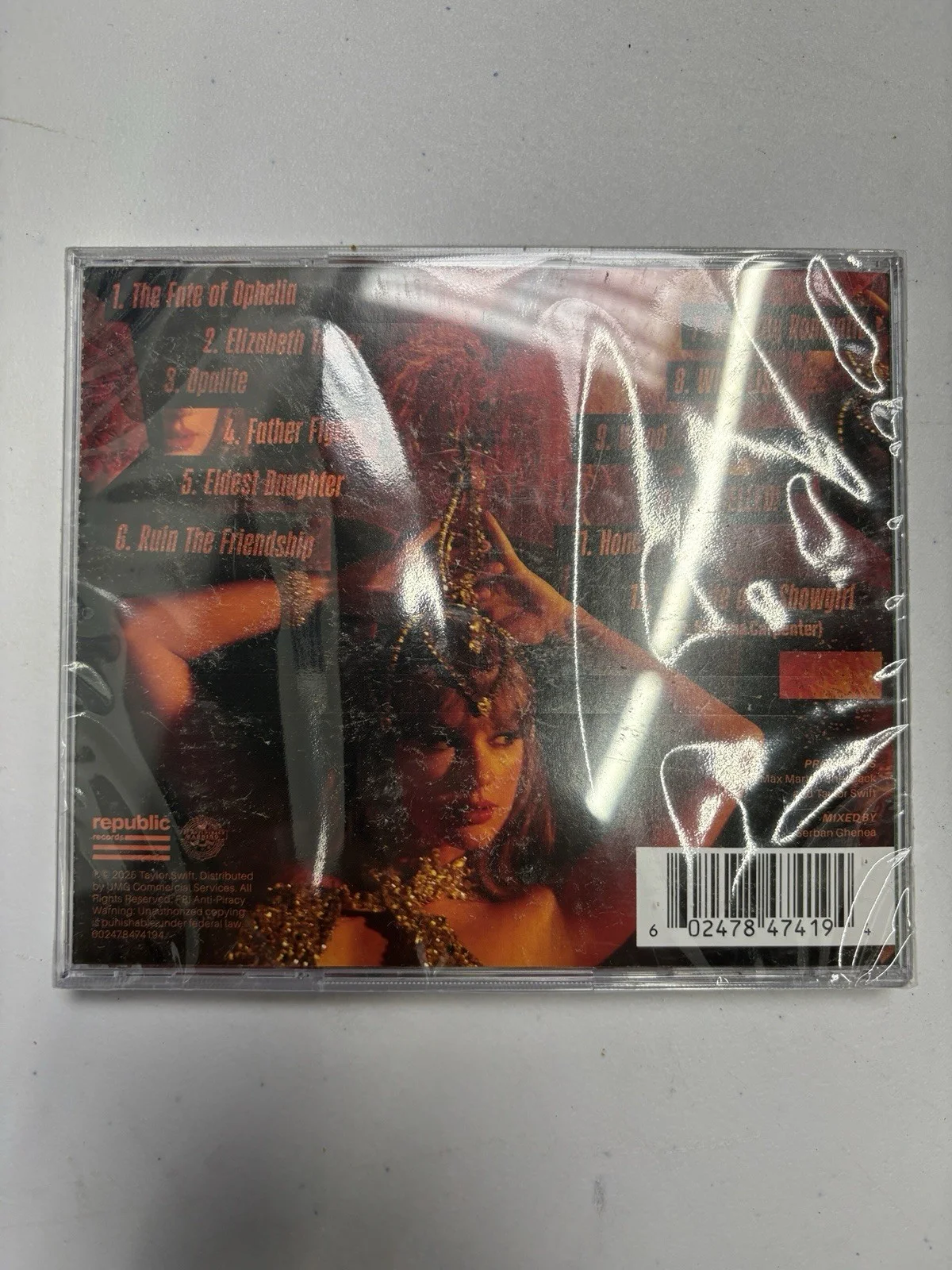 Taylor Swift The Life Of A Showgirl CD Hand Signed Photo 4, изображение 2