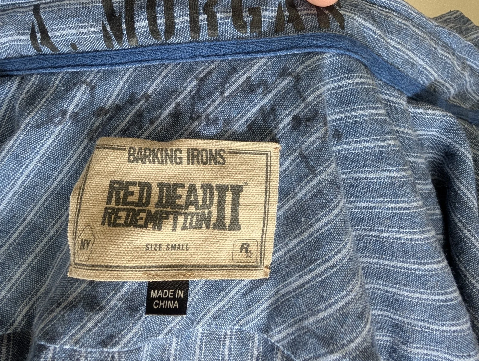 Barking Irons Red Dead Redemption 2 Arthur Morgan Shirt SIGNED BY ROGER CLARK -S, image 3
