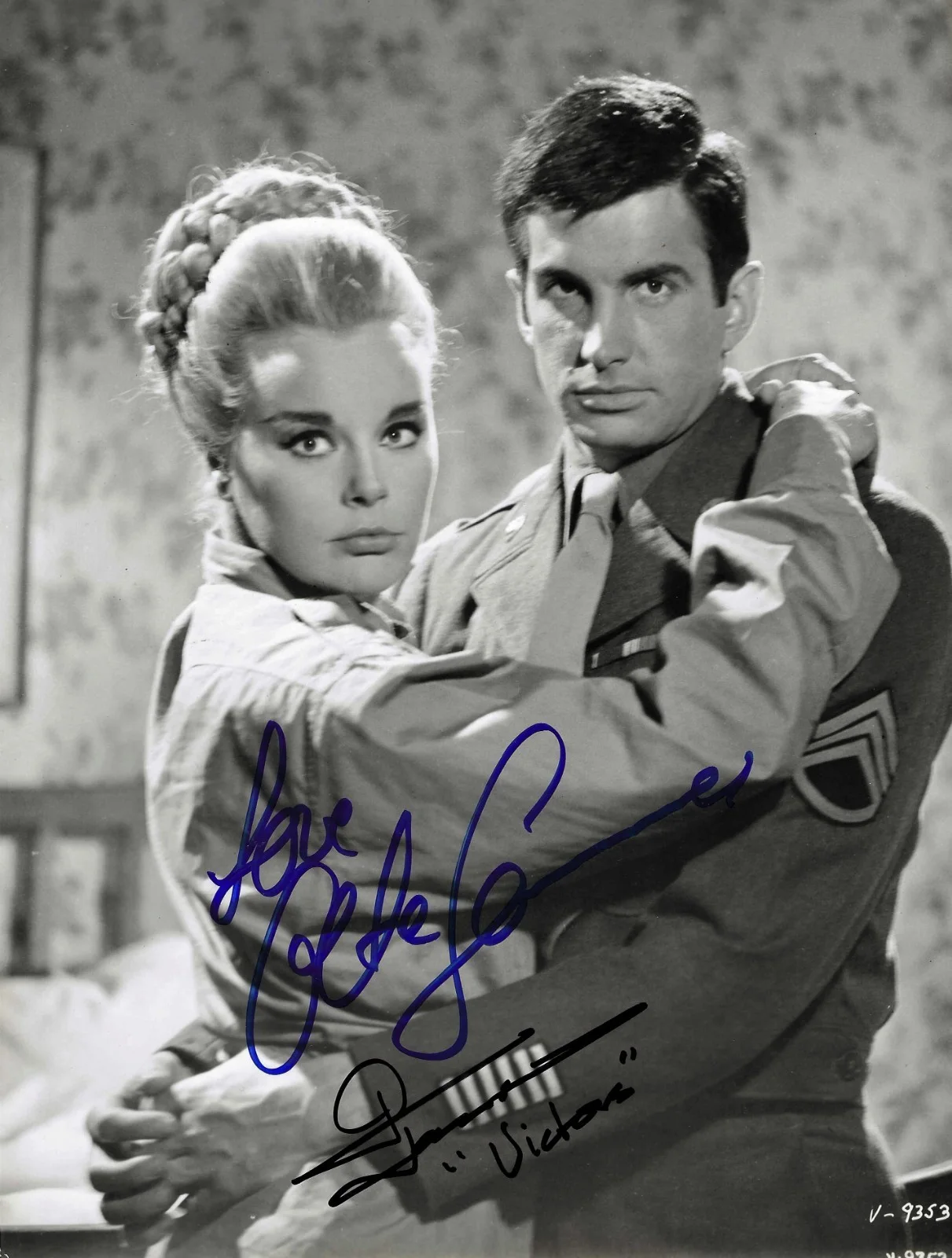 elke sommer, george hamilton — GEORGE HAMILTON & ELKE SOMMER SIGNED in THE VICTORS .. UACC COA 9 ½ x 7 ½ UNIQUE