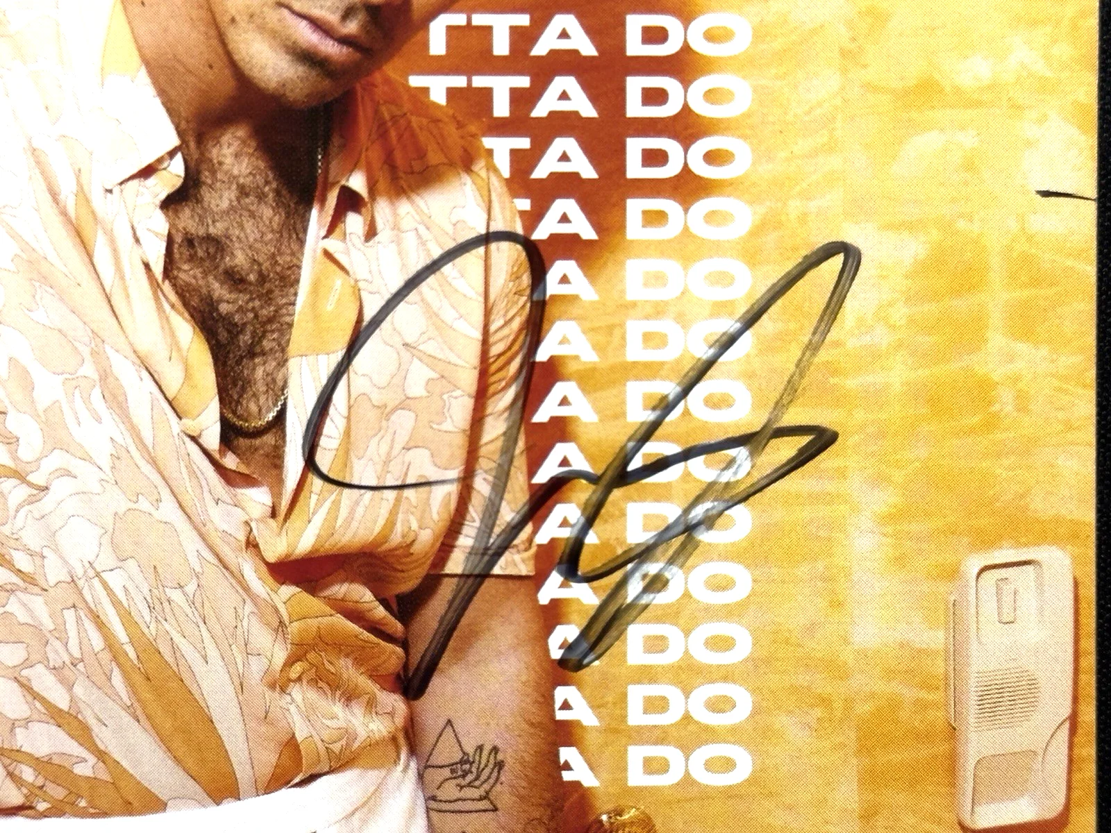 JOE JONAS Signed Autograph CD Booklet What a Man Gotta Do Jonas Brothers, изображение 3