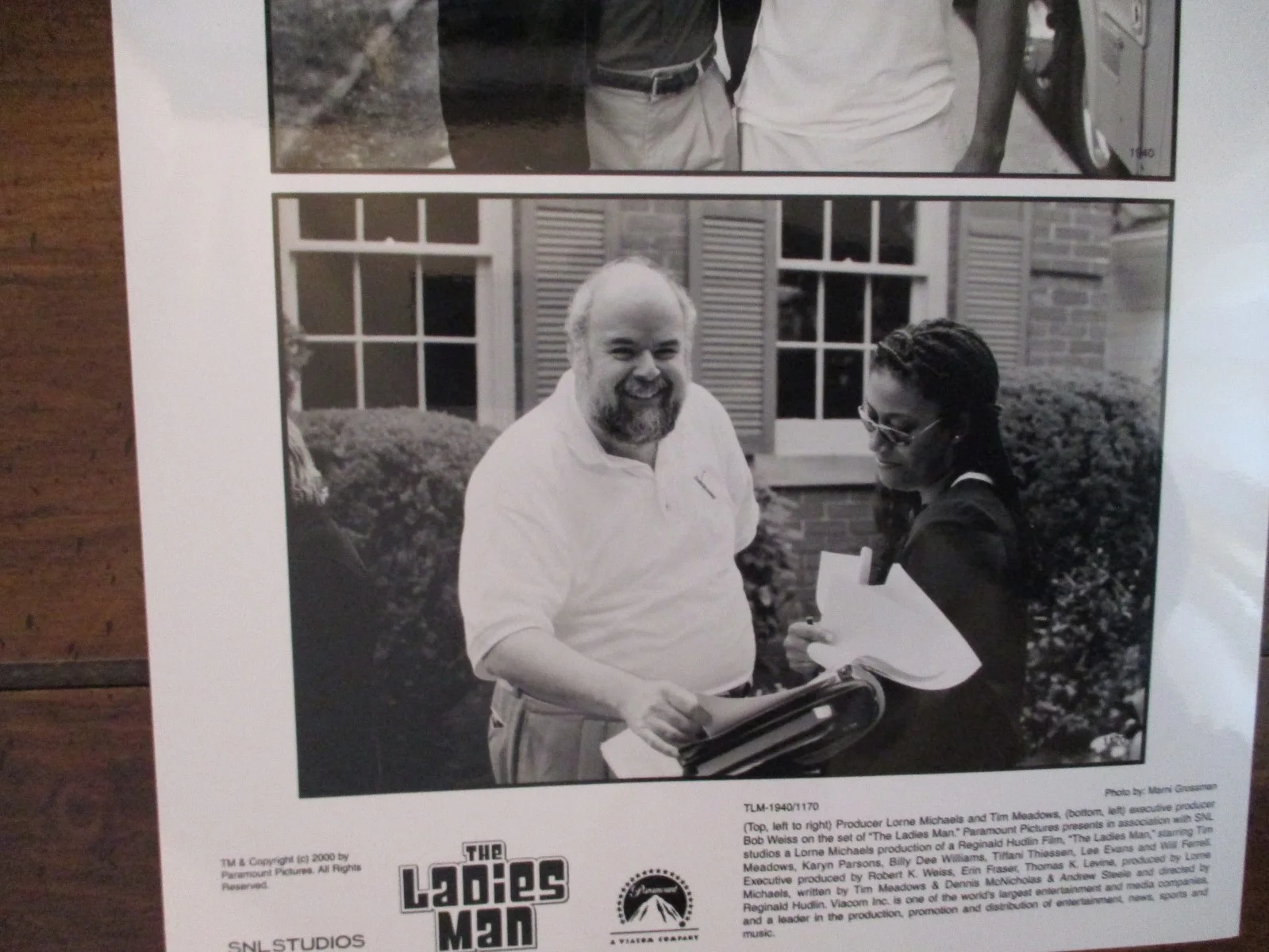 Tim Meadows/Lorne Michaels/Bob Weiss(THE LADIES MAN)2000 8 x 10 B&W Press Photo, image 2