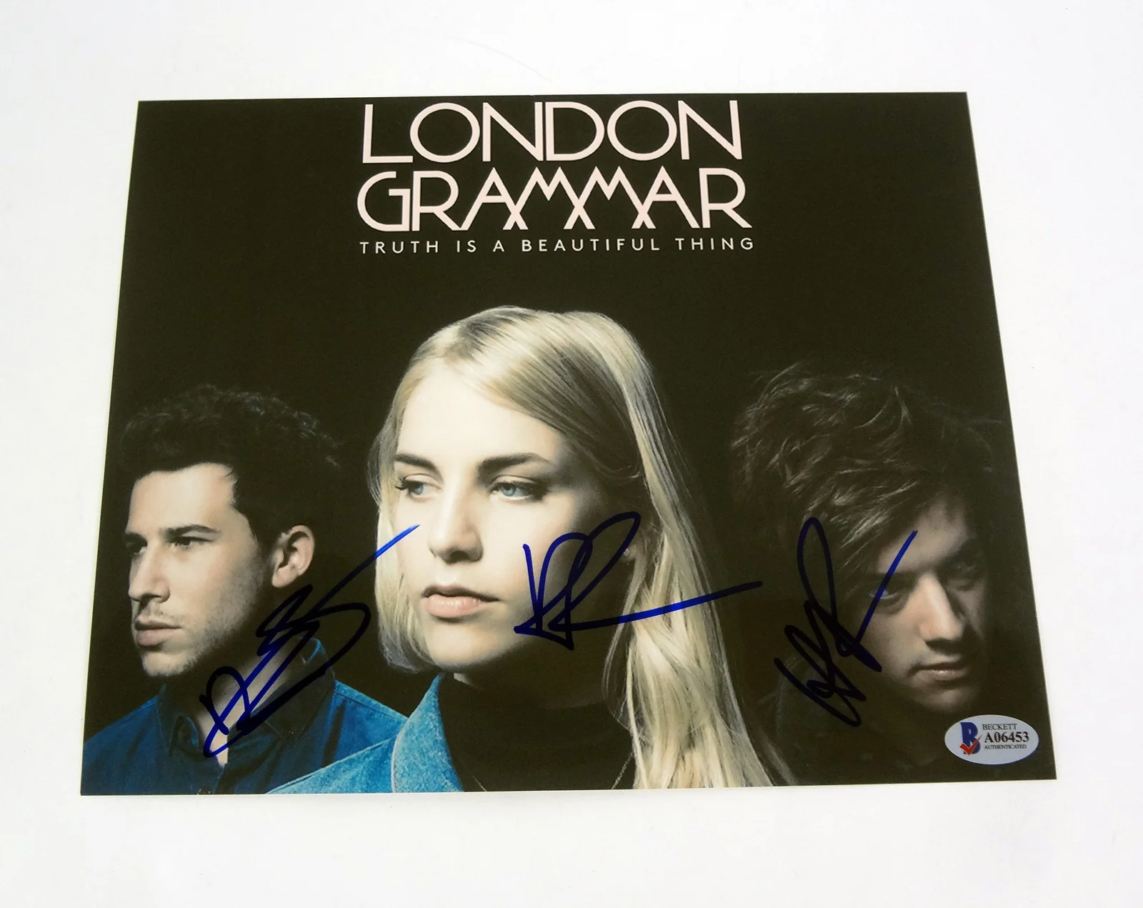 London Grammar — London Grammar Complete Band Signed Autograph 8x10 Photo Beckett BAS COA #1, image 2