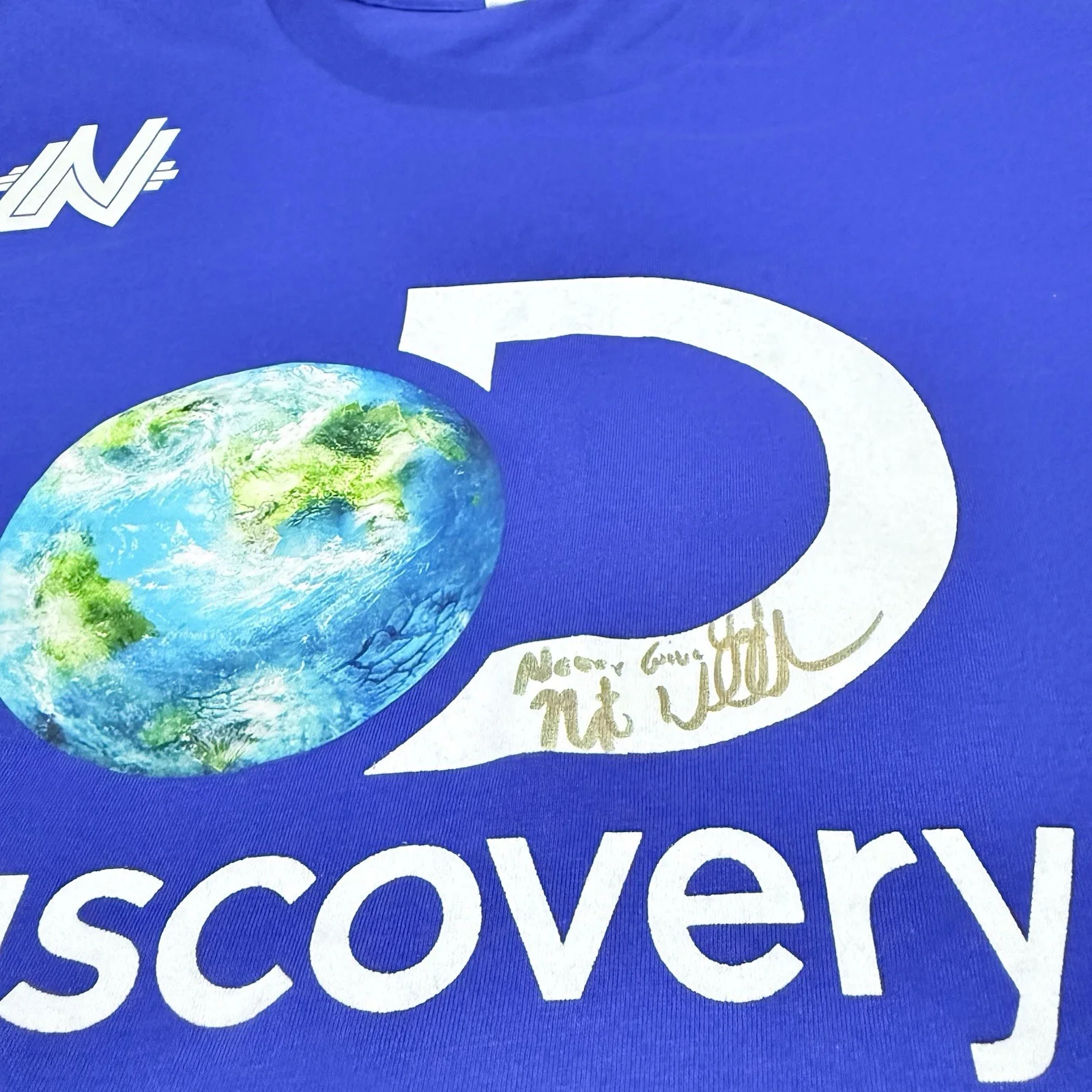 RARE 2013 Autographed “Skywire Live” Tee, S-M, Discovery Channel Nik Wallenda, image 2