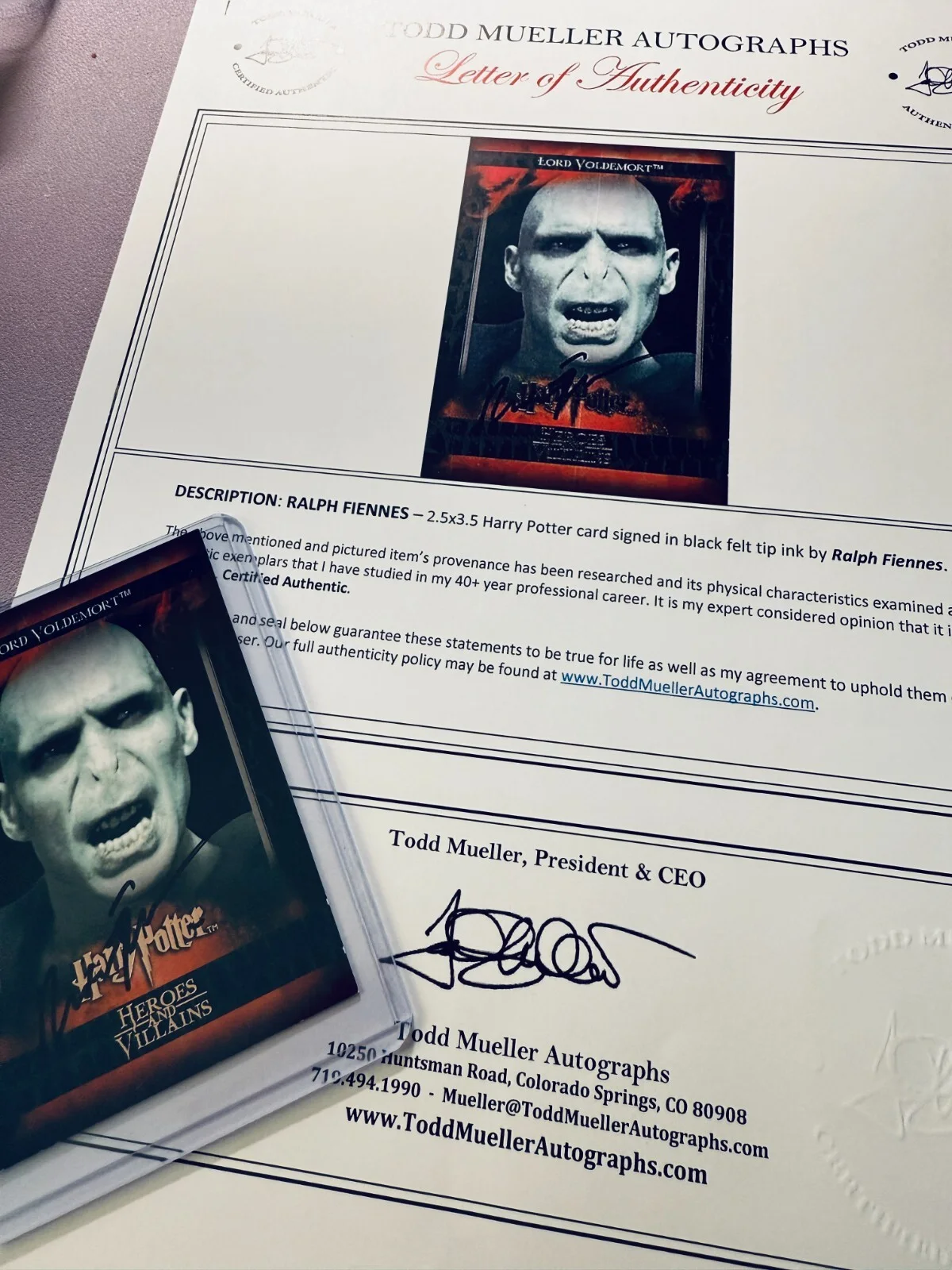 RALPH FIENNES — Ralph Fiennes Signed• Harry Potter:Heroes & Villains #30• Lord Voldemort• w/ COA, image 2
