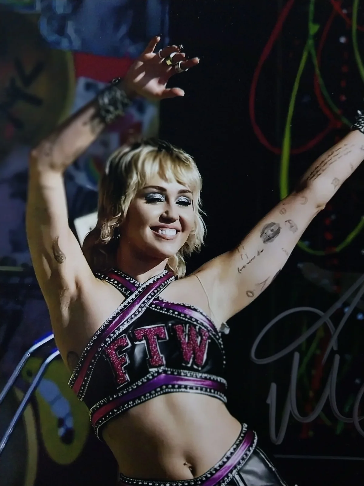 Miley Cyrus Autographed 8x10 Photo Original Matte Finish COA Genuine, image 2