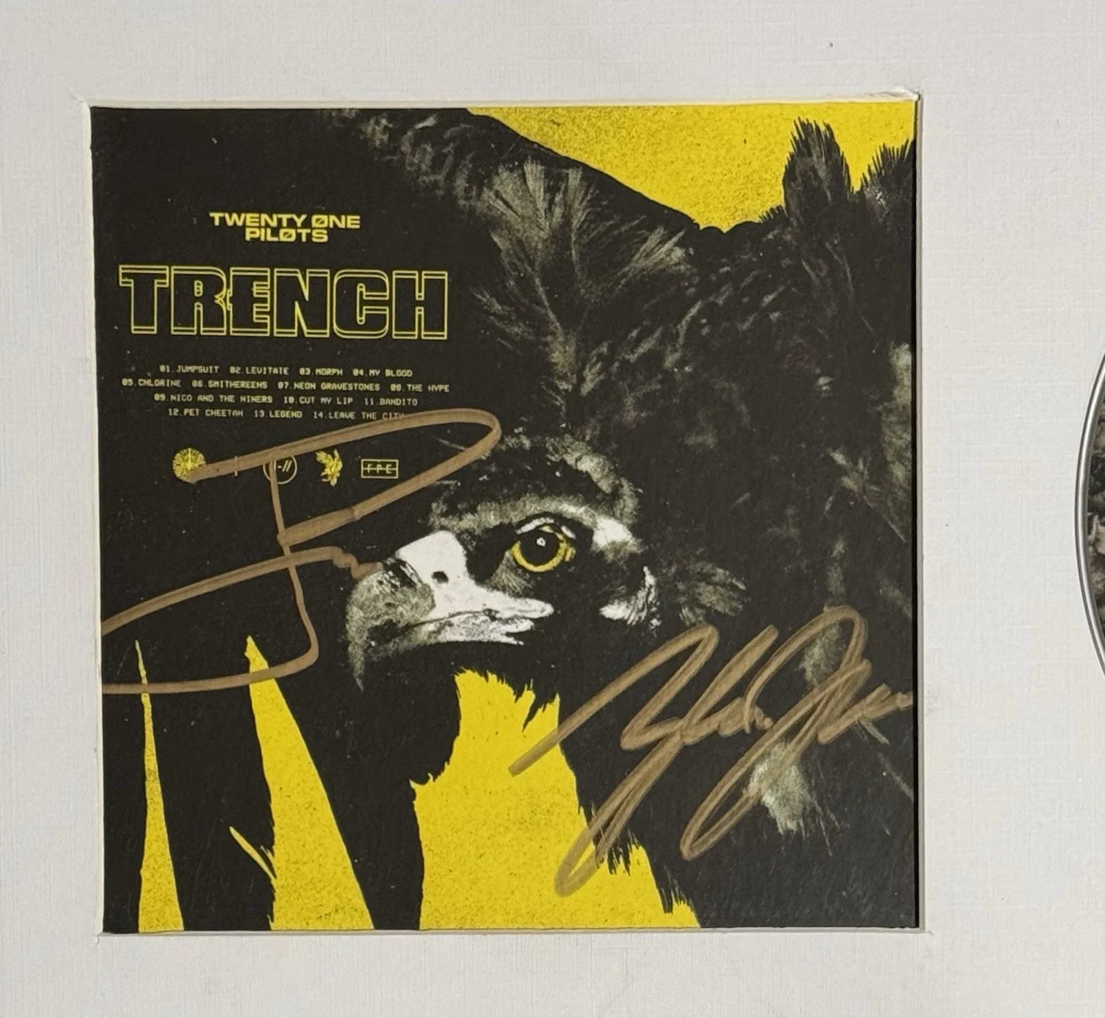 Twenty One Pilots Signed Autograph Trench CD Framed Josh Dun Tyler Joseph COA, изображение 3