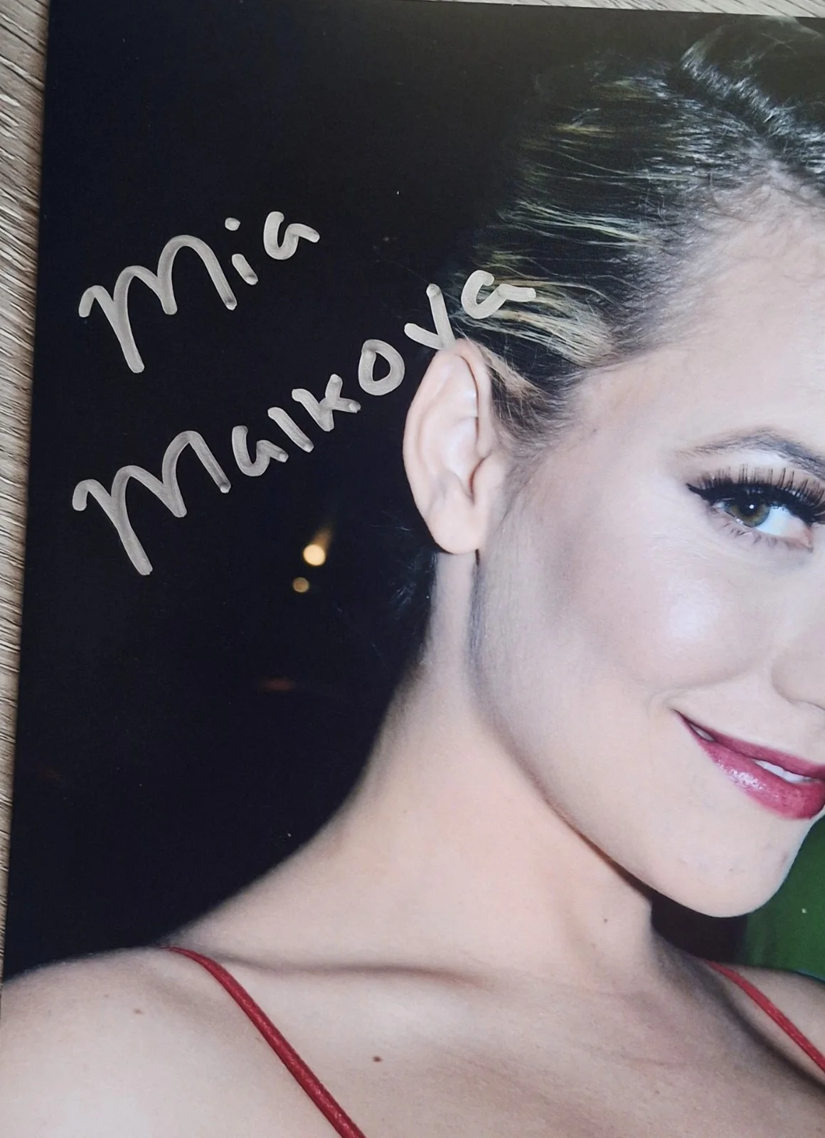 Mia Malkova Signed 8x12" Original PHOTO #1 - Frontal, image 2