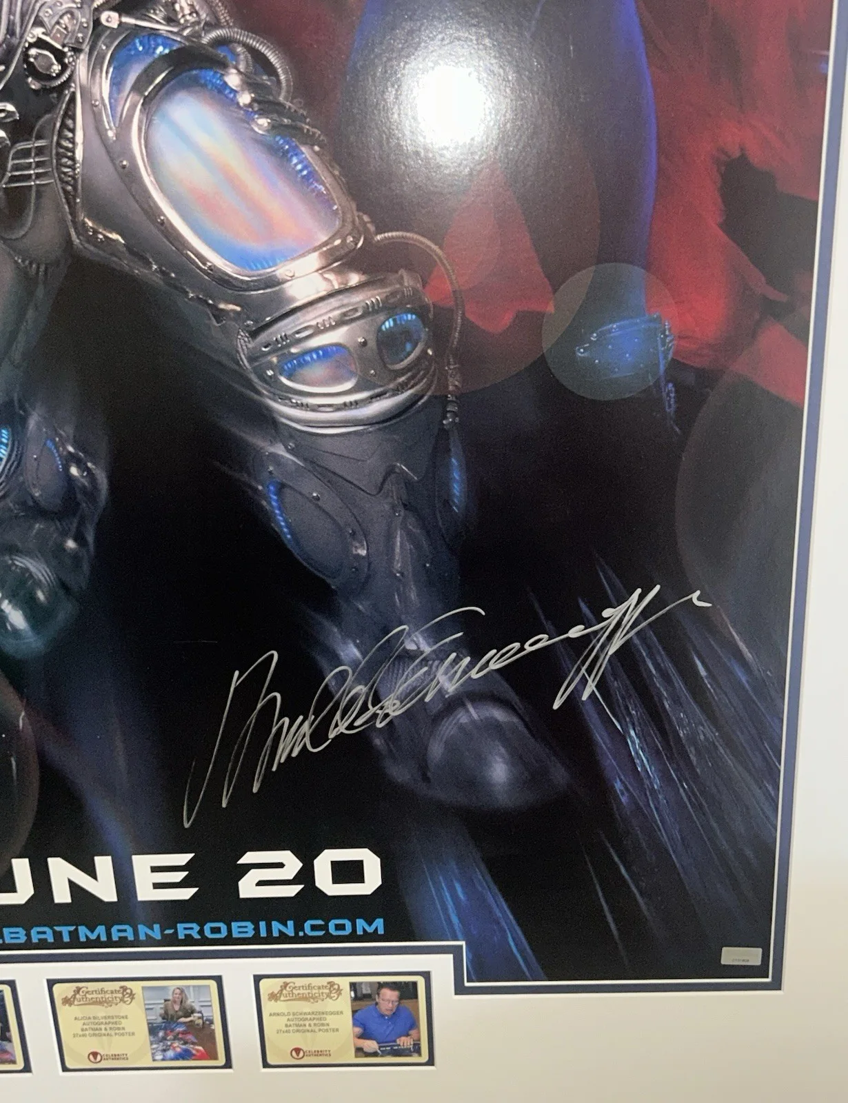 Arnold Schwarzenegger — Batman and Robin Original 27X40 Poster Signed By Arnold Schwarzenegger +2, image 2