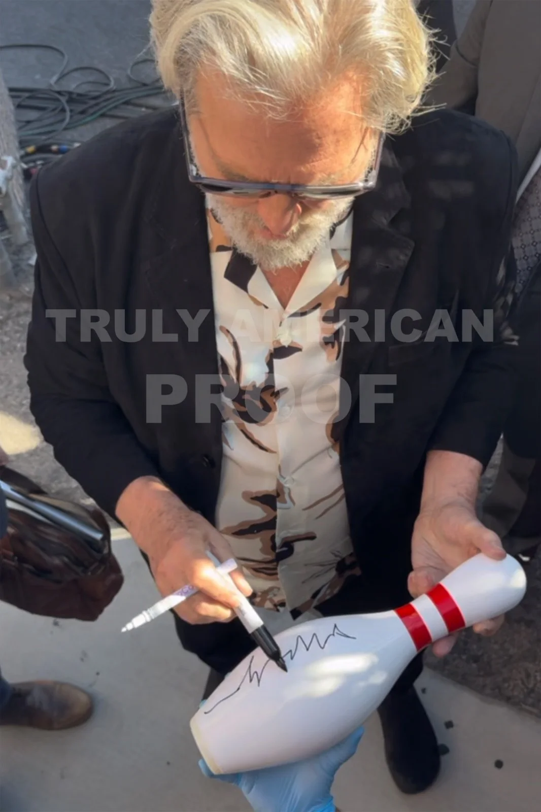 JEFF BRIDGES Signed BOWLING PIN + JSA COA & EXACT PROOF Big Lebowski THE DUDE, image 5