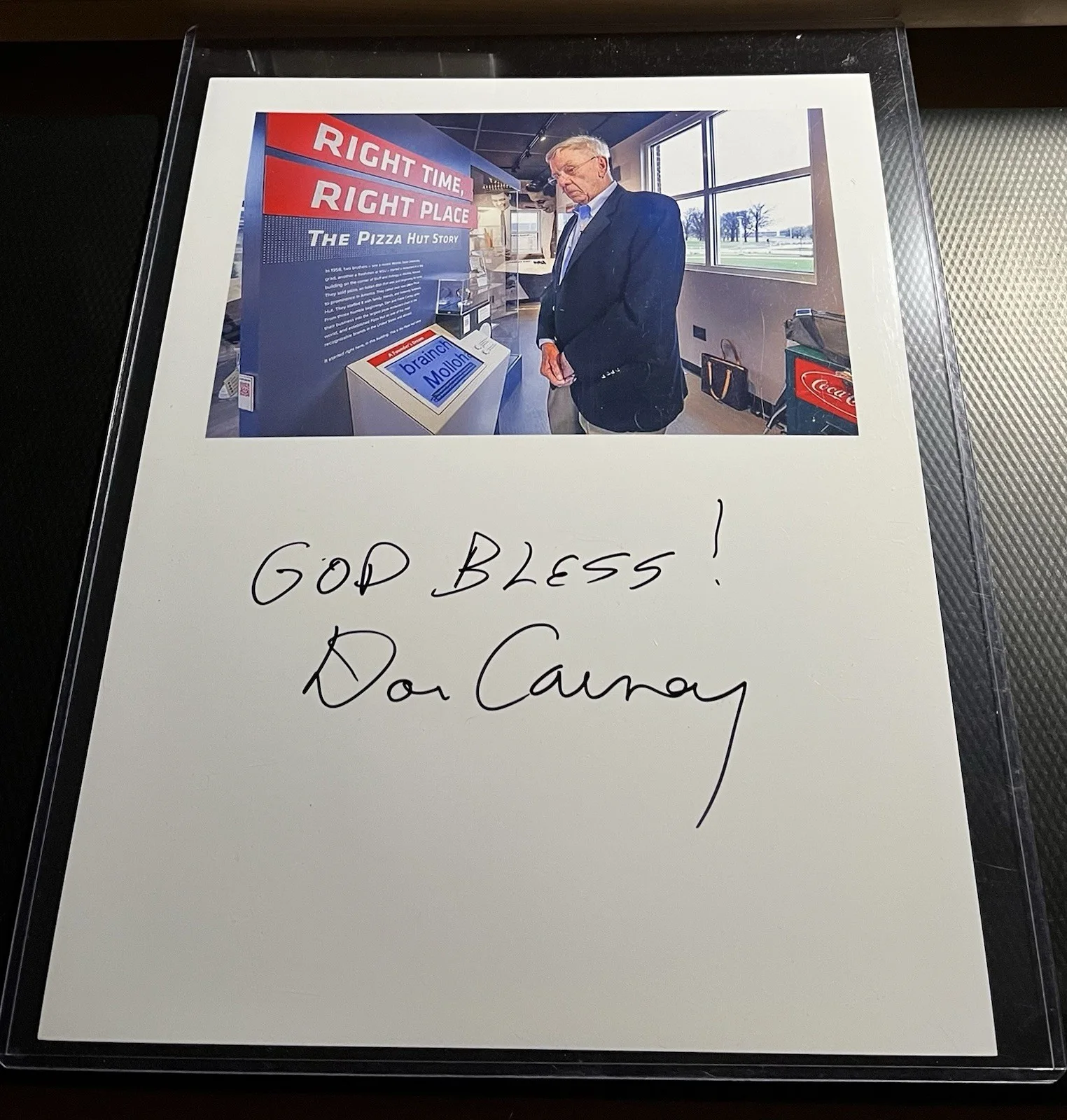 Dan Carney — Dan Carney Pizza Hut Founder Signed 8.5x11 Color Photo Auto Pen COA & Top Loader, изображение 3