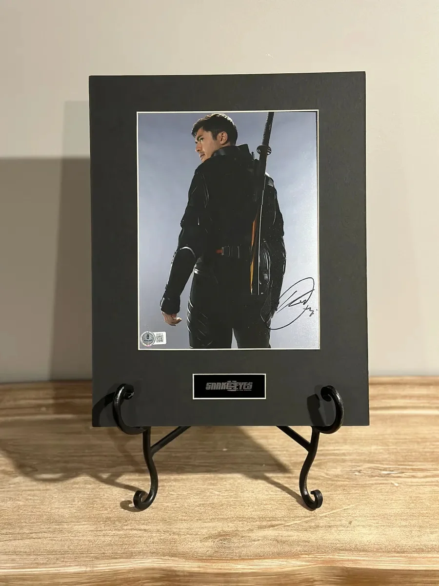 Henry Golding — Henry Golding Signed "Snake Eyes" 8x10 Photo