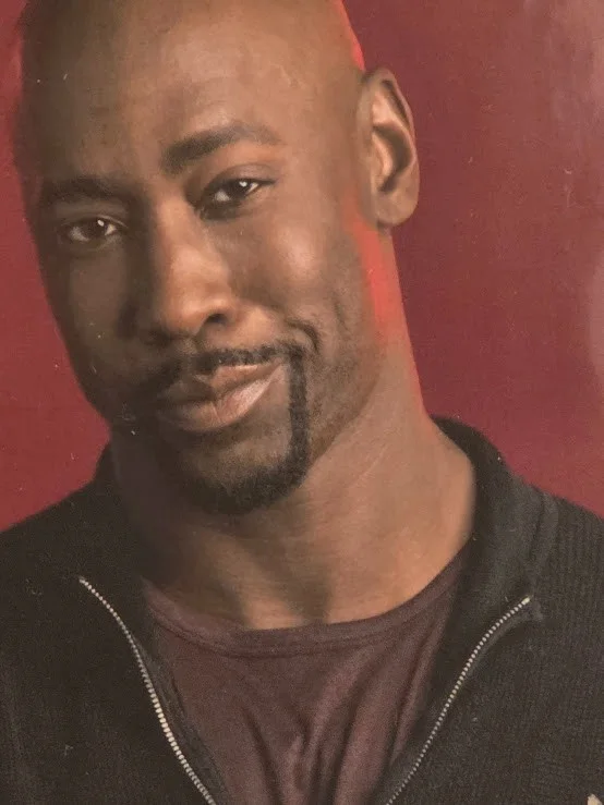 D.B. Woodside — D.B. Woodside as Angel Amenadiel LUCIFER Signed Photo 8 x 10 Inch, изображение 2