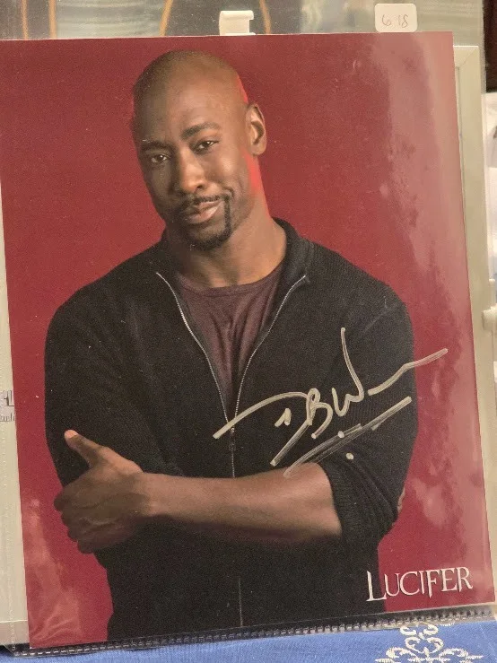 D.B. Woodside — D.B. Woodside as Angel Amenadiel LUCIFER Signed Photo 8 x 10 Inch, изображение 4