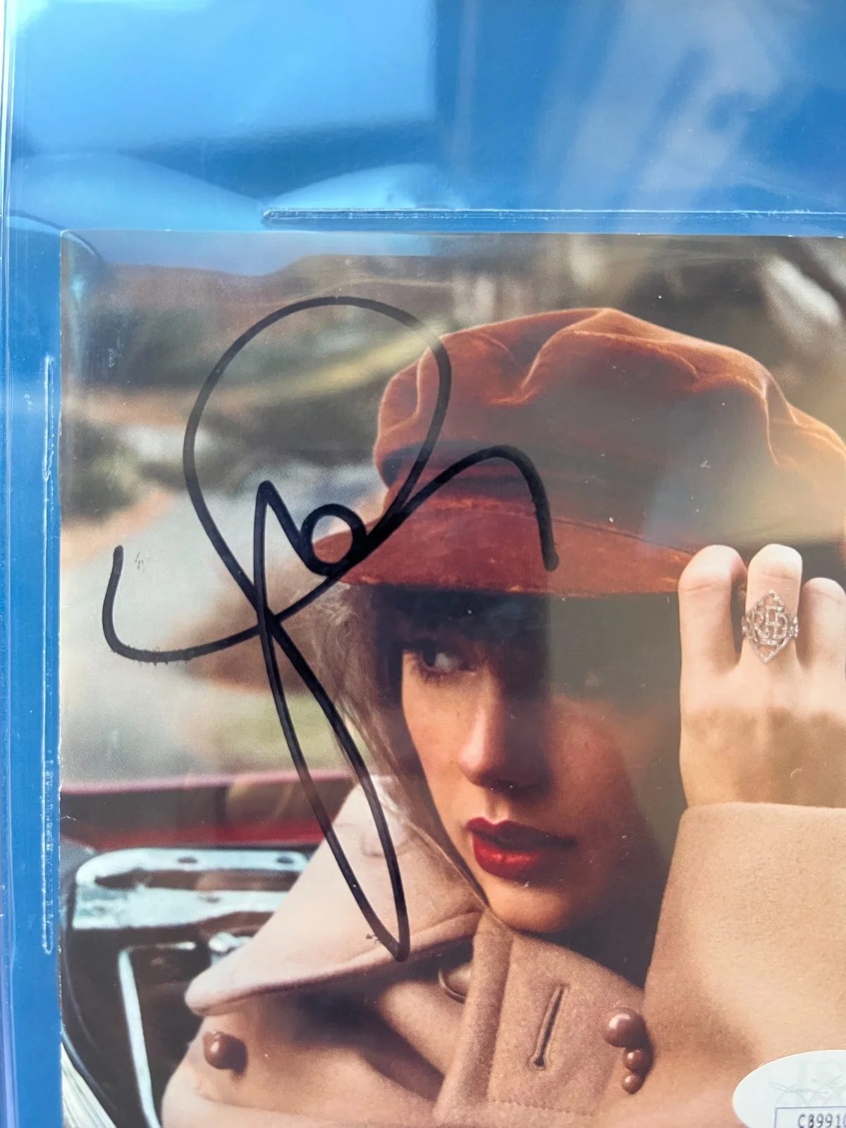 Taylor Swift Signed Auto Red CD Booklet Beckett BAS ENCAPSULATED CASE, image 2