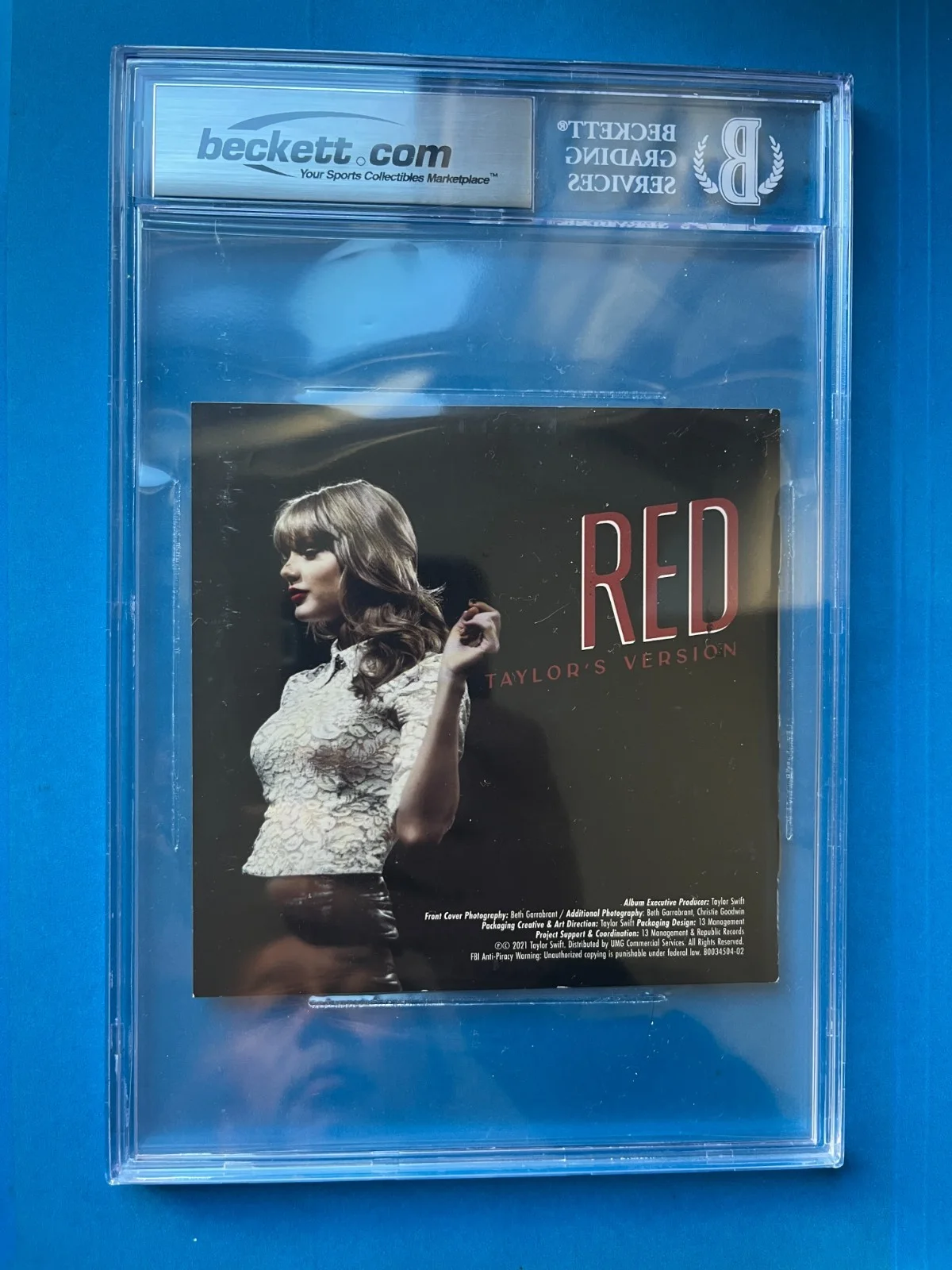 Taylor Swift Signed Auto Red CD Booklet Beckett BAS ENCAPSULATED CASE, image 3