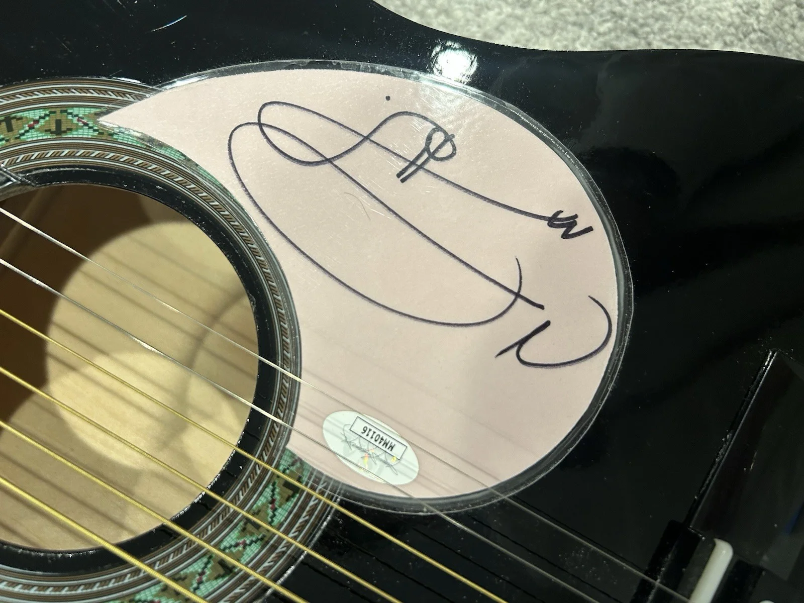 Carrie Underwood Guitar and Portrait Both Autographed and Authentic Signed, image 3
