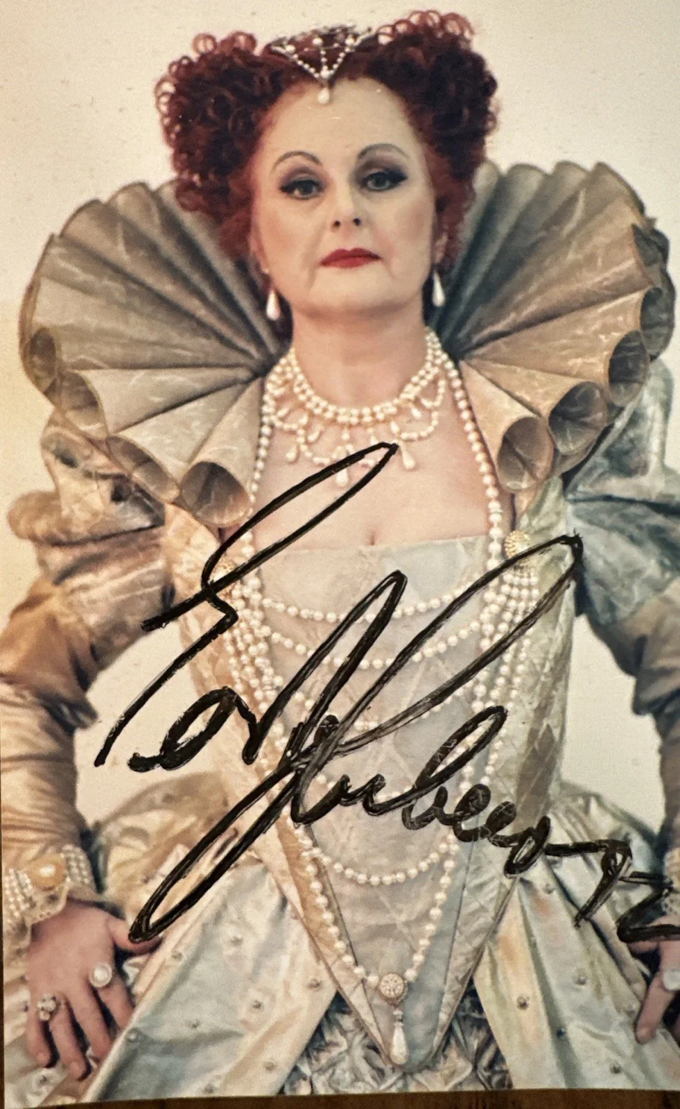 Set of 2 - The Diva EDITA GRUBEROVA Autograph Signed Photos Opera Singer Soprano, изображение 2