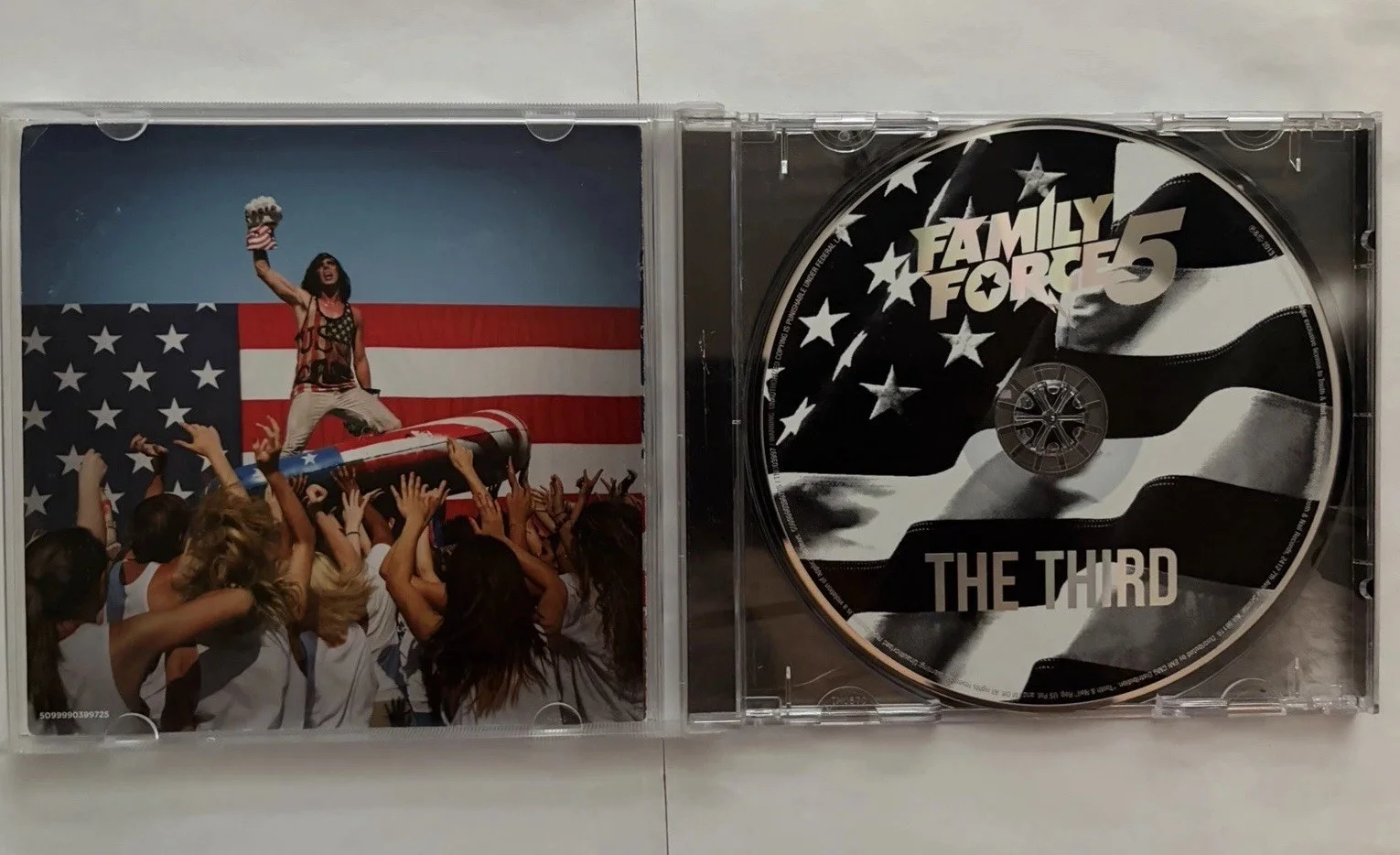 Family Force 5 The Third Signed Autographed CD 2013 Tooth & Nail Very Good, изображение 5