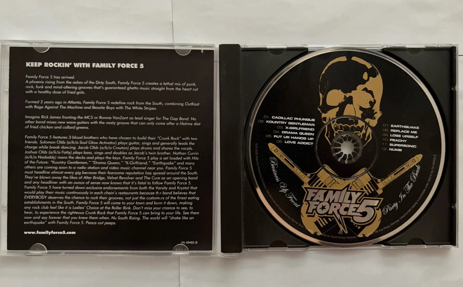 Family Force 5 Business Up Front Party In The Back Signed Autographed CD 2006 VG, изображение 4
