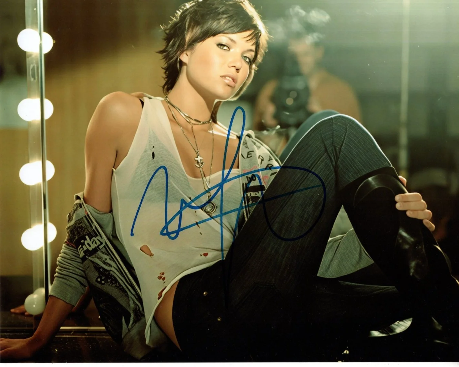 Mandy Moore — MANDY MOORE Signed Autographed 8x10 Photo