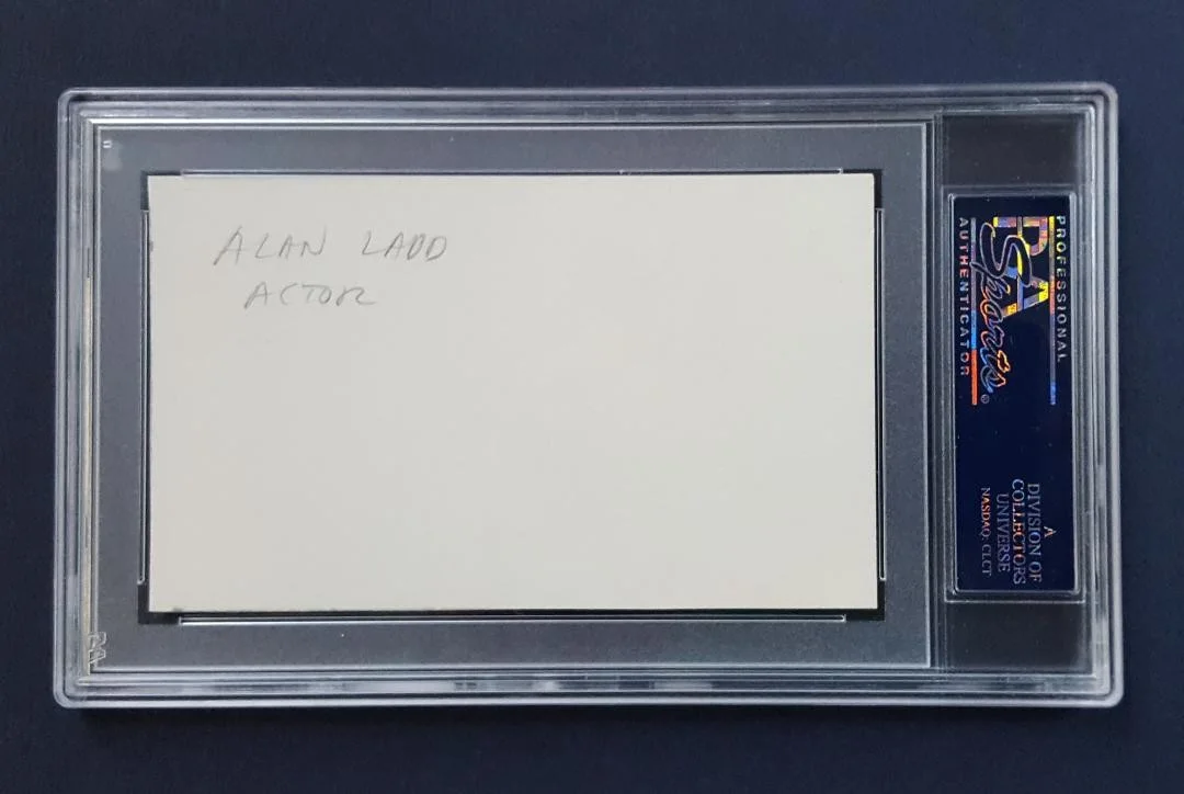 Alan Ladd — Alan Ladd Autographed 3x5 index card-PSA/DNA Slab-Actor 1940s Star D-1964, изображение 2