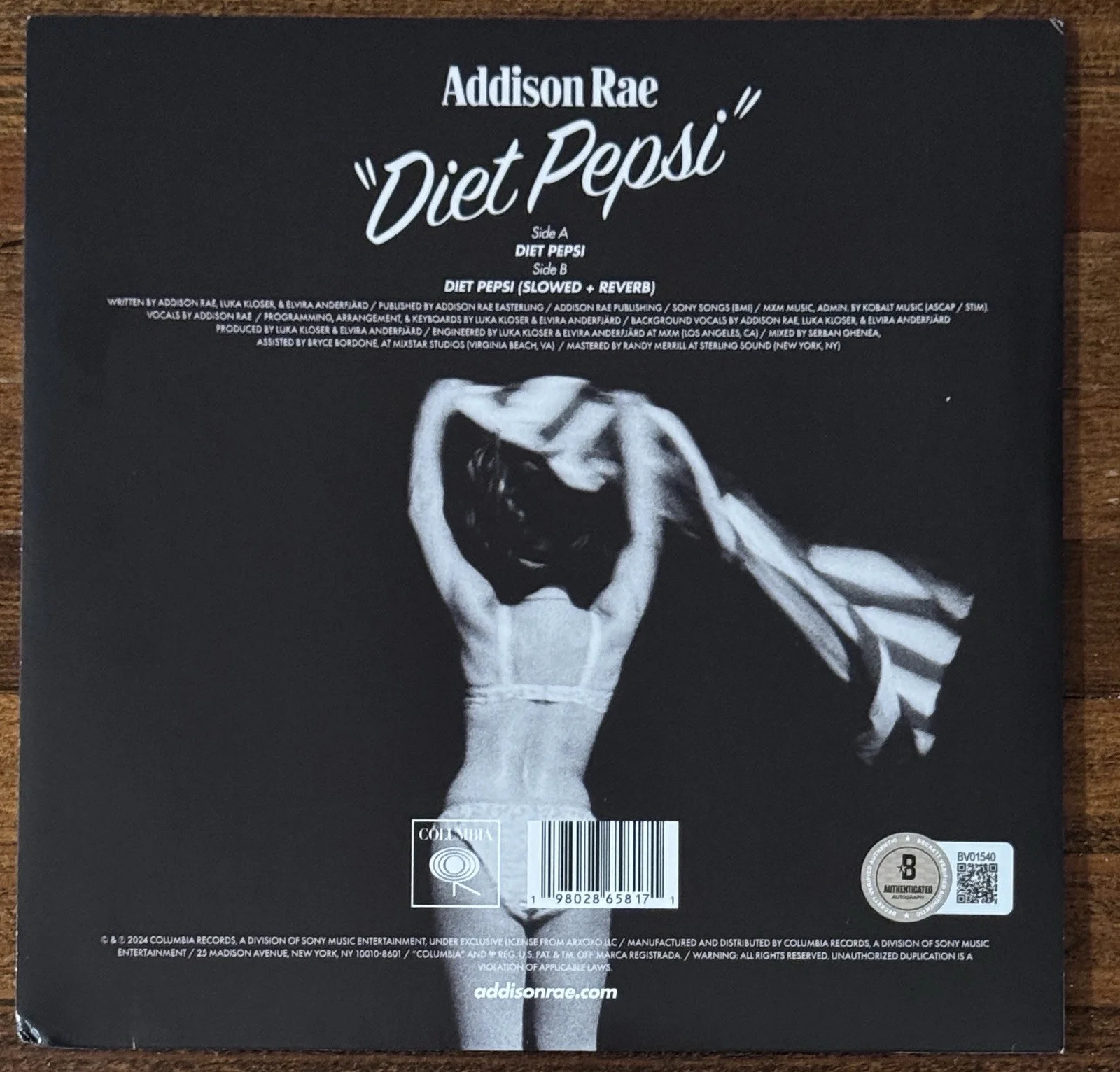 SIGNED AUTOGRAPH Addison Rae Diet Pepsi RED 7 Inch Vinyl Cover Beckett BAS COA, изображение 2