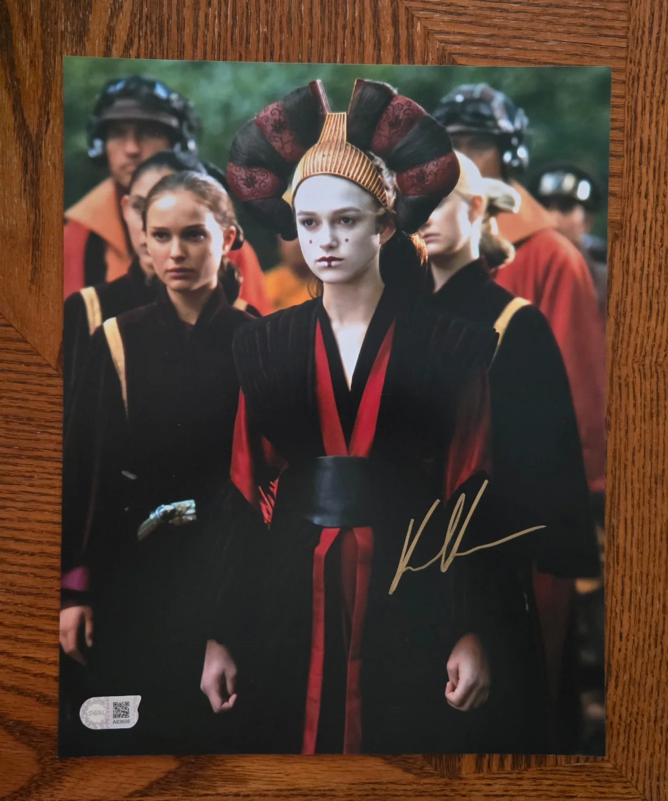 Keira Knightley — Keira Knightley Signed 11x14 Photo - Star Wars - Phantom Menace (SWAU COA)
