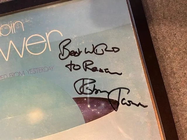 ROBIN TROWER FRAMED SIGNED TWICE REMOVED FROM YESTERDAY ALBUM VINYL JSA COA, изображение 2