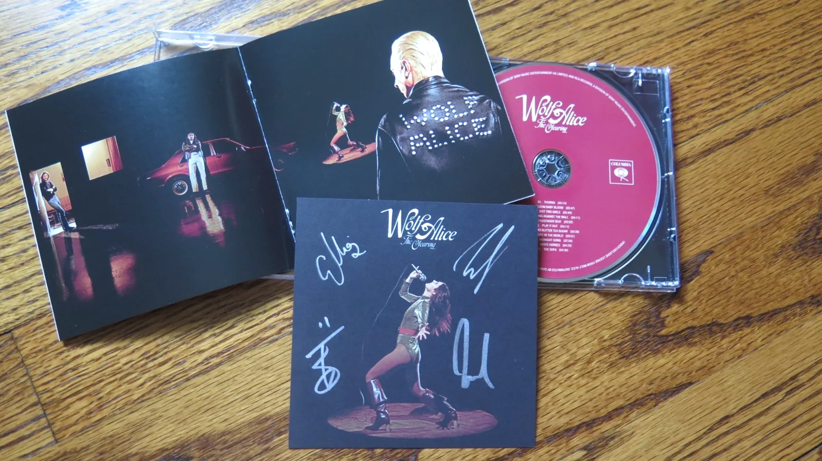 SIGNED by Wolf Alice (full band) | The Clearing CD | MINT, image 3