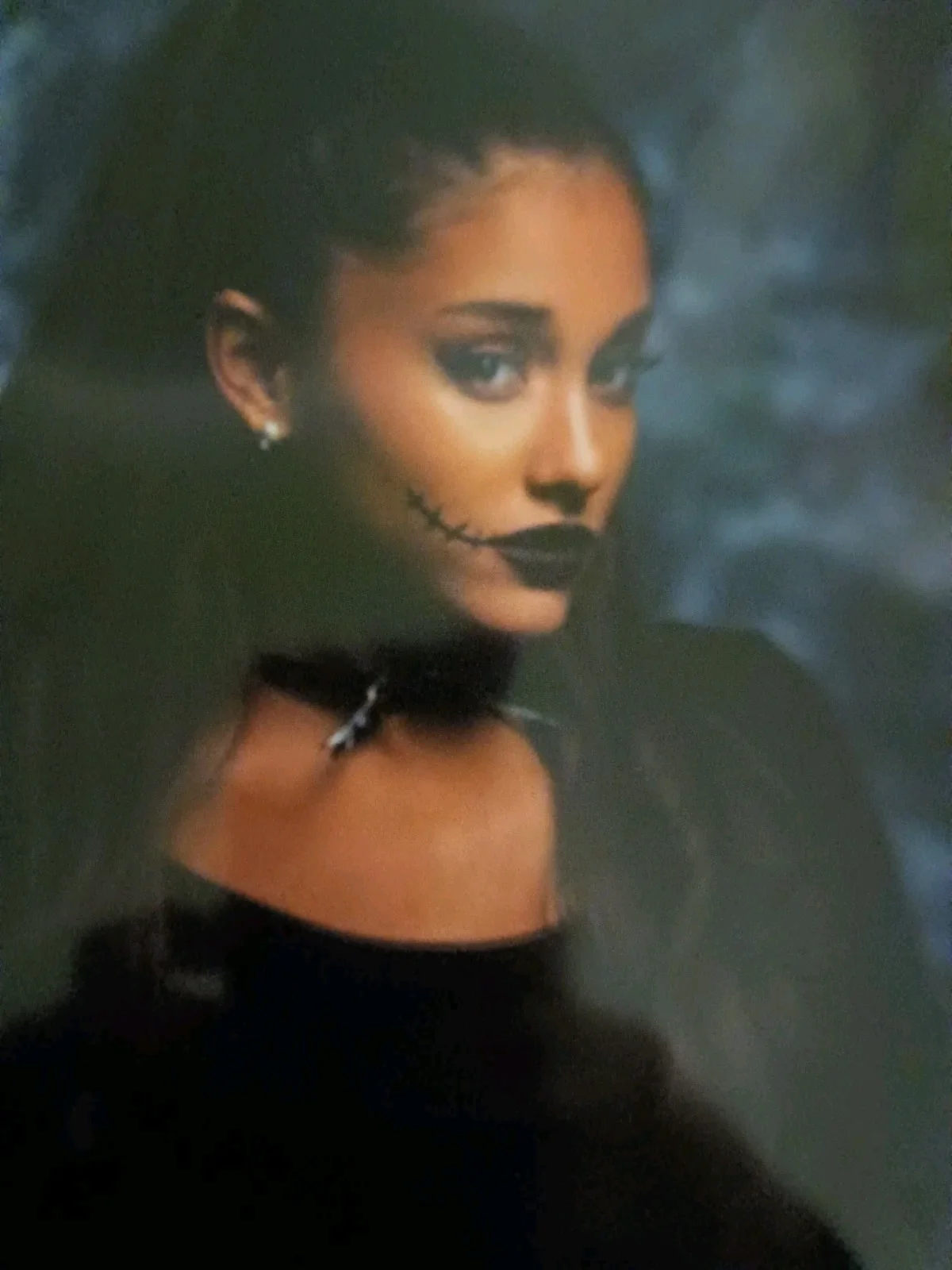 Ariana Grande — Ariana Grande Wicked Signed 8x10 COA W/ Matching Numbered Sticker, image 2