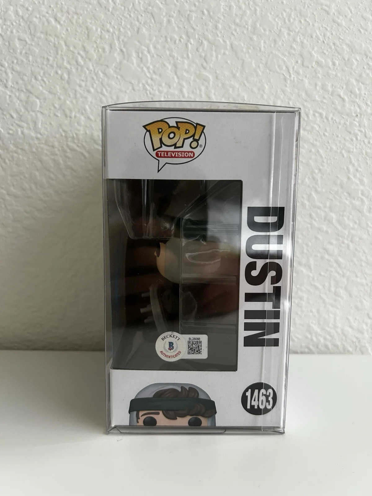 Gaten Matarazzo — Gaten Matarazzo Dustin Stranger Things Signed Autographed Funko Pop BSA #1463, image 2