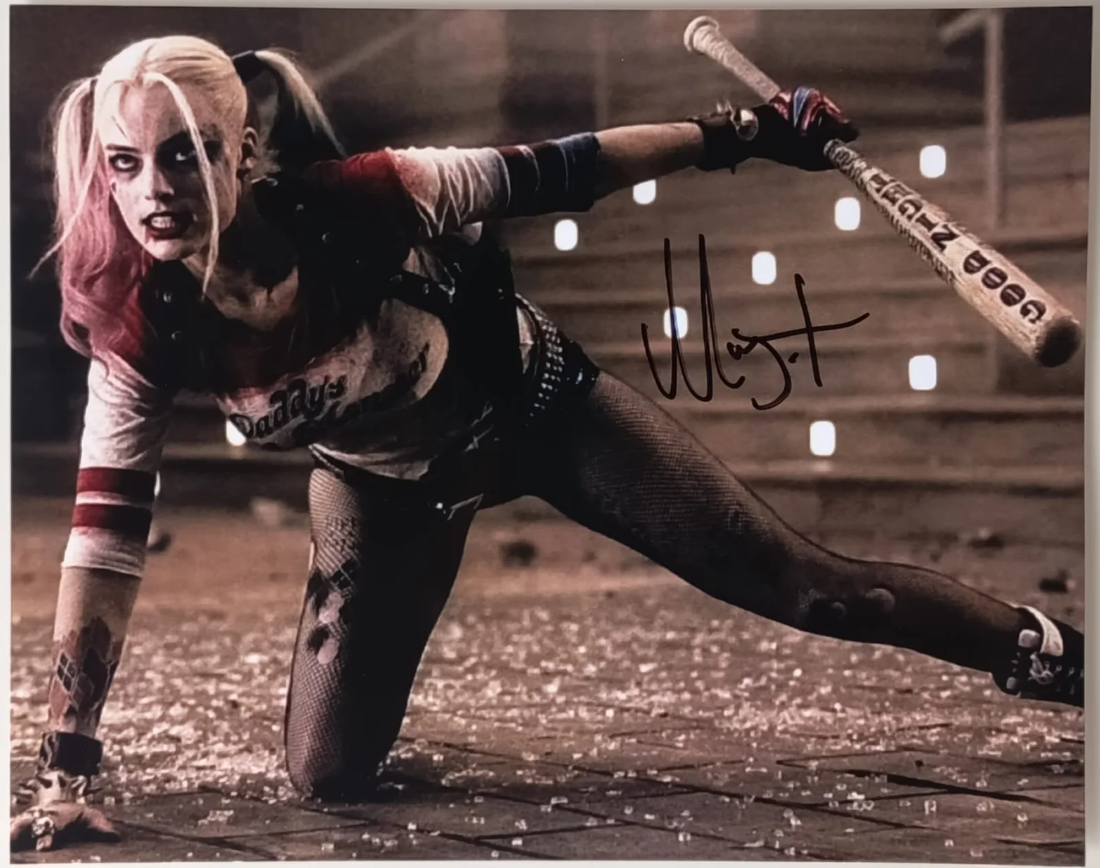 Margot Robbie — Margot Robbie (The Suicide Squad) Hand Signed Photo + COA