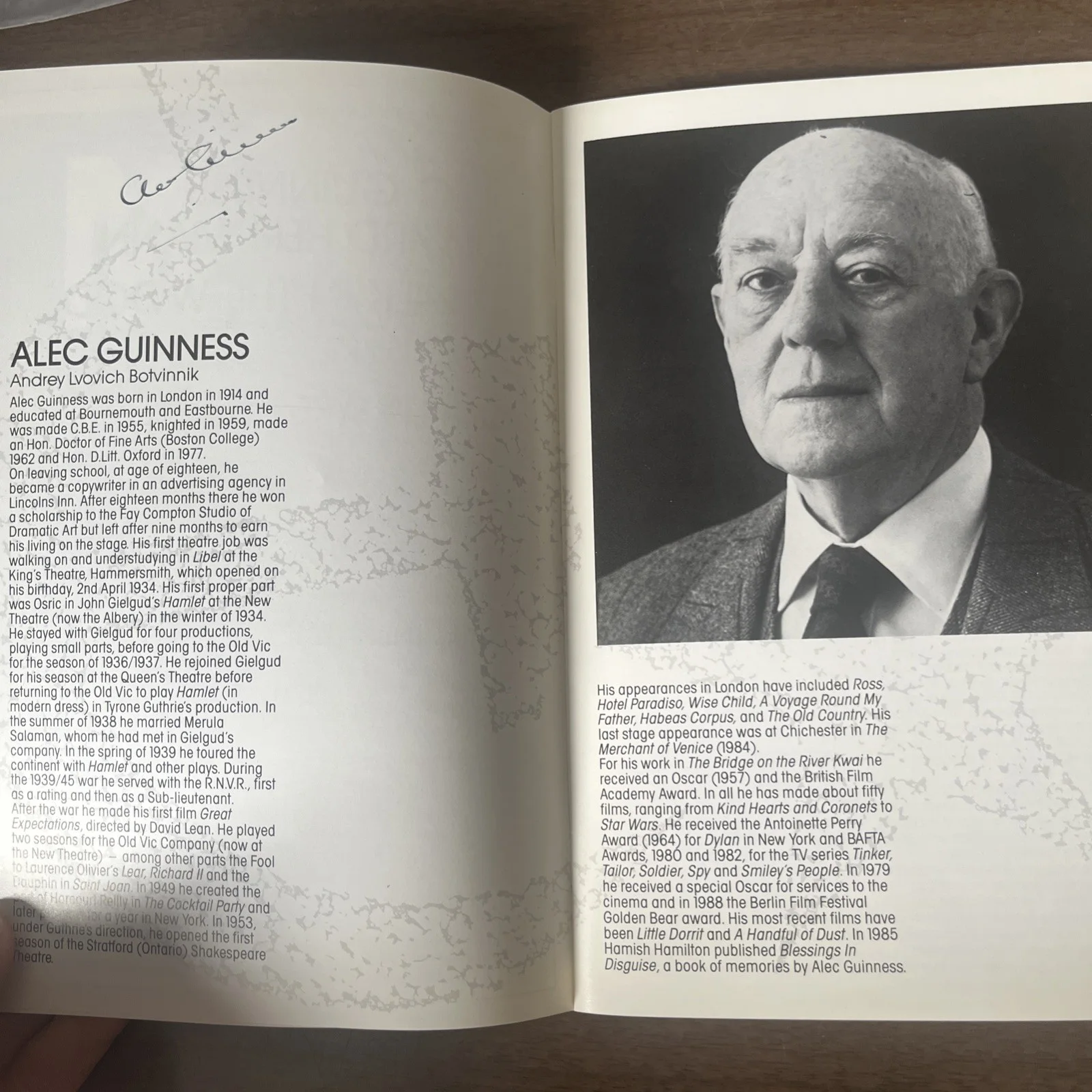 Signed Alec Guinness Edward Herrmann Theatre A Walk In The Woods Autograph Sign, изображение 3