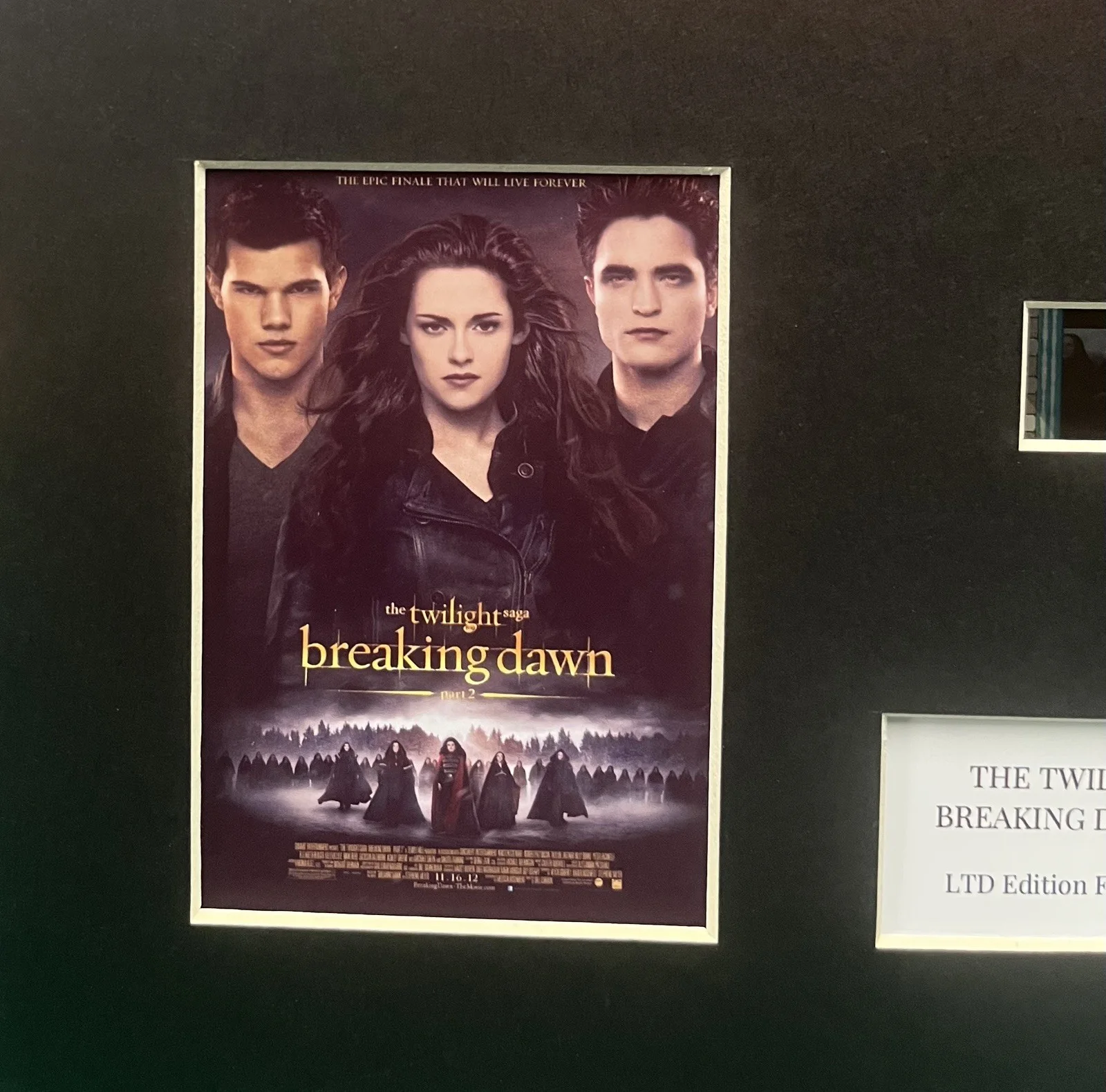 THE. TWILIGHT. SAGA. BREAKING DAWN PART 2. 35mm Film Cell Mounted Display, изображение 3