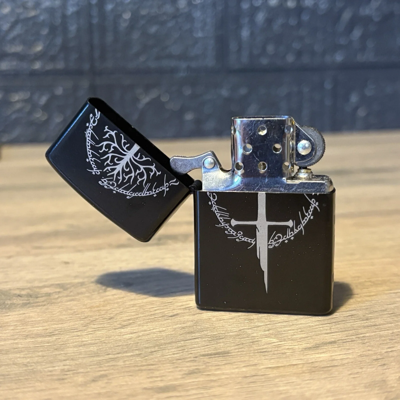 Lord Of The Rings Middle Earth Laser Engraved Flip Top Lighter | Fantasy, изображение 2