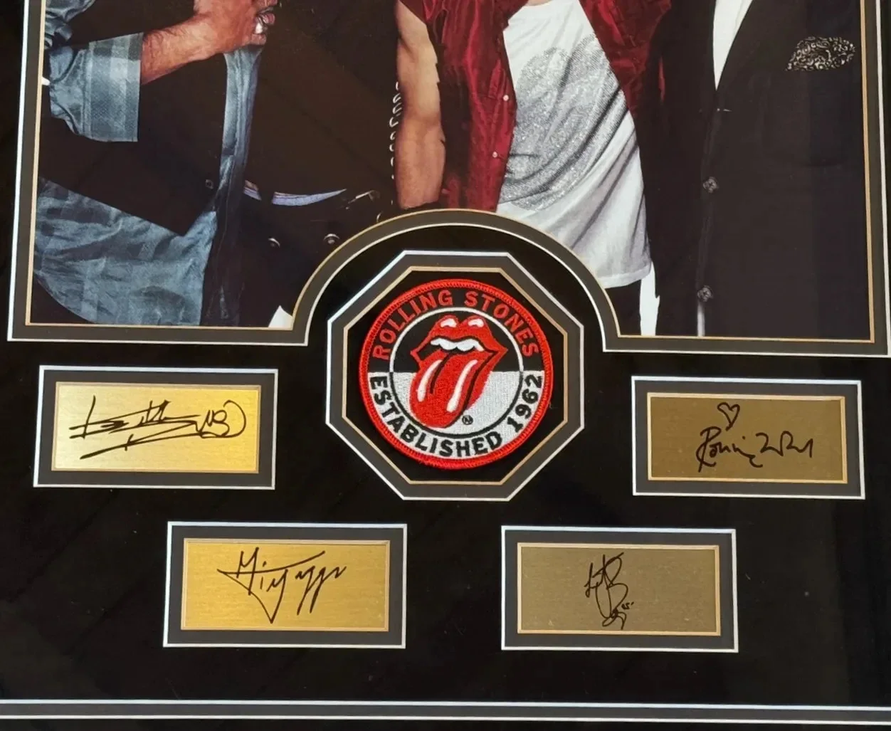 The Rolling Stones Tribute, 22"x26" Glass. Photo, patch and engraved signatures, изображение 3