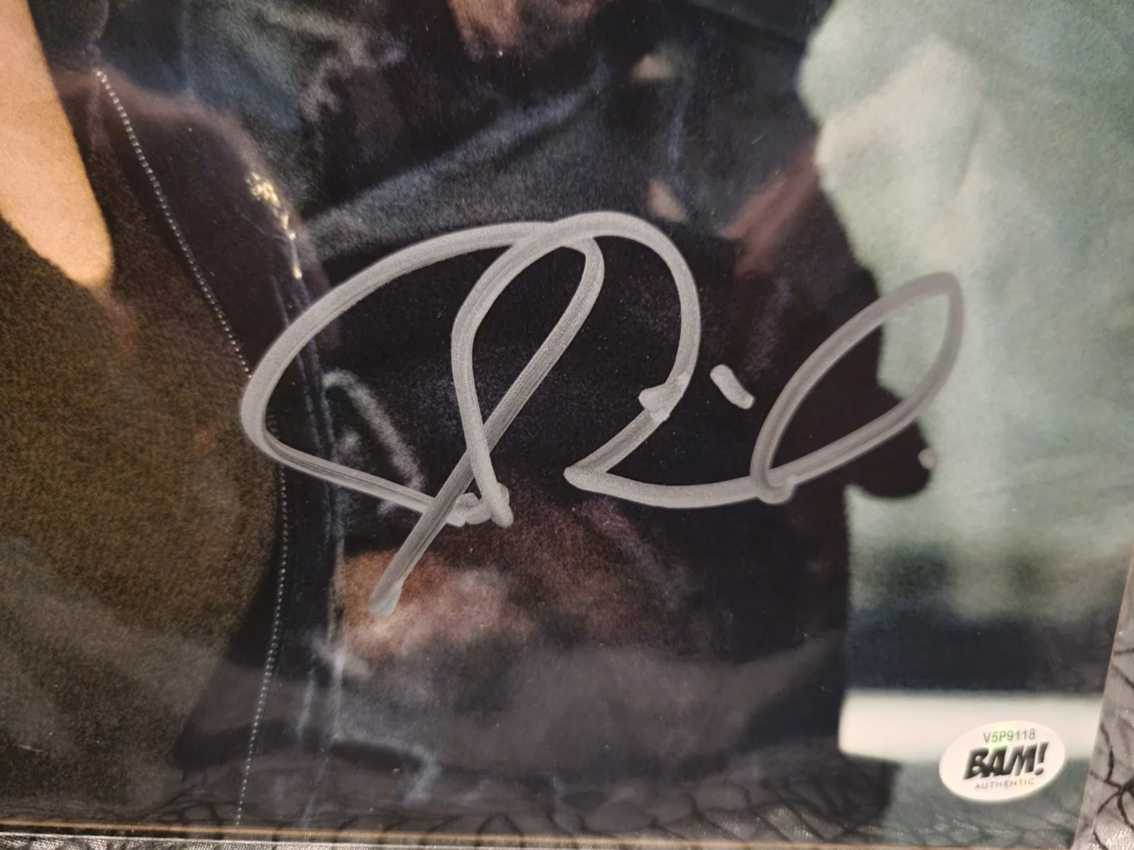Arrow 8x10 Photo Joe Dinicol Rory Regan RAGMAN Signed Autographed Bam Box DCU, image 2